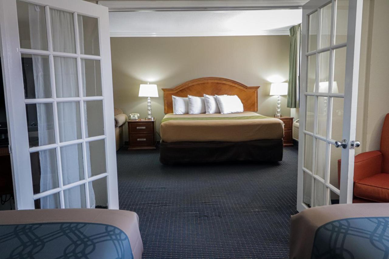 Deluxe Family Suite,1000522800:JPEG
