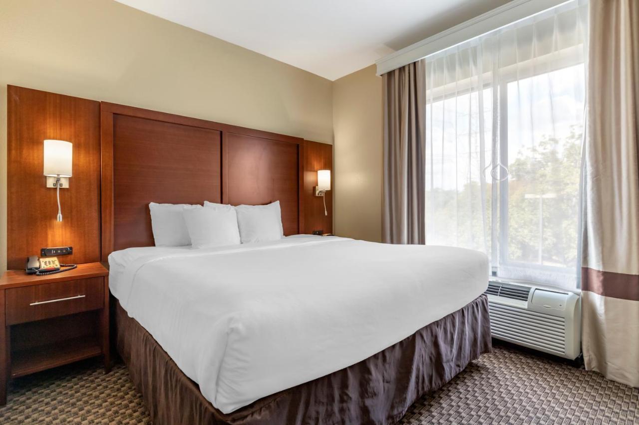 King Suite - Accessible/Non-Smoking,1074287929:JPEG