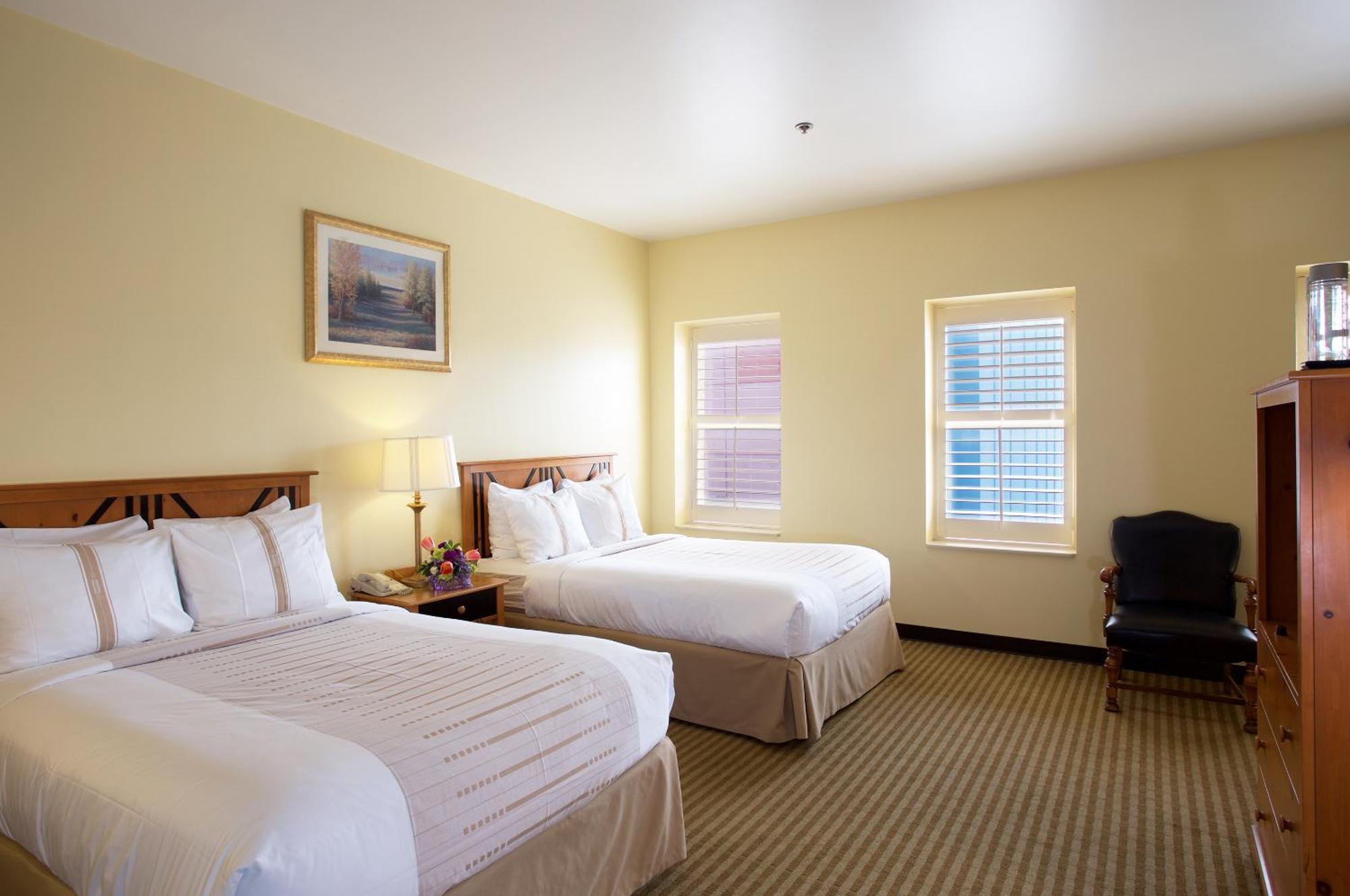 Deluxe Queen Room Two Queen Beds