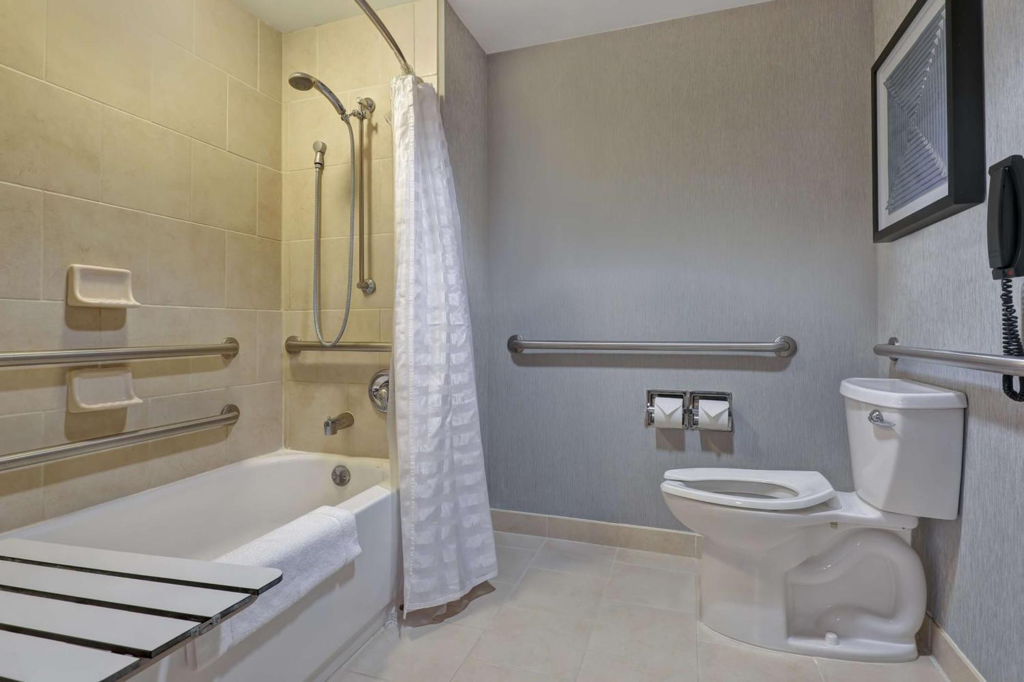 King Room Sofa Bed Roll Shower Disability Access