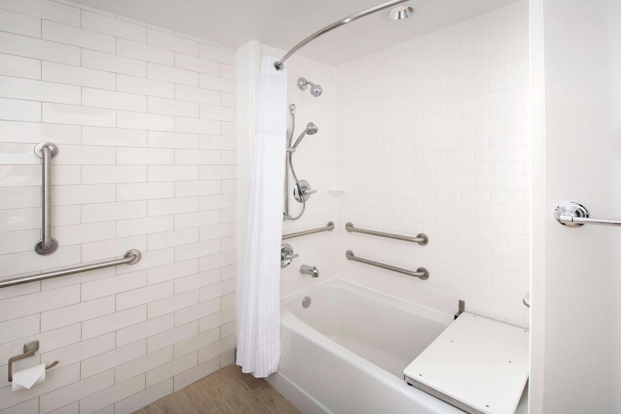 King Room with Tub - Mobility and Hearing Access