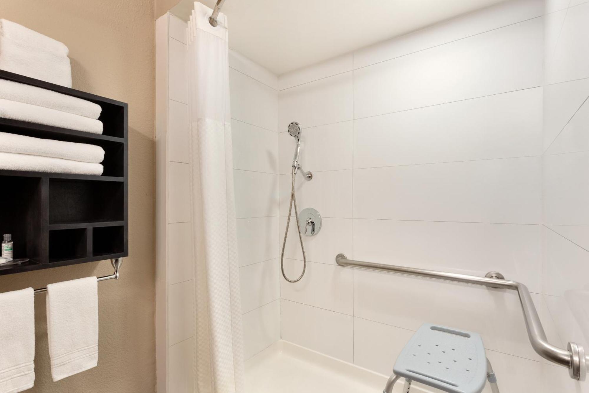 King Room Mobility Access or Non-Smoking