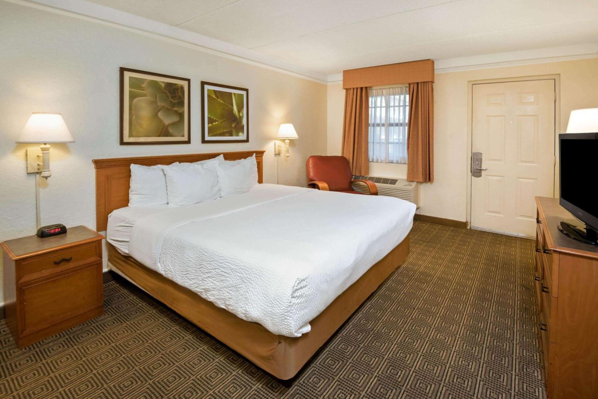 Standard King Room