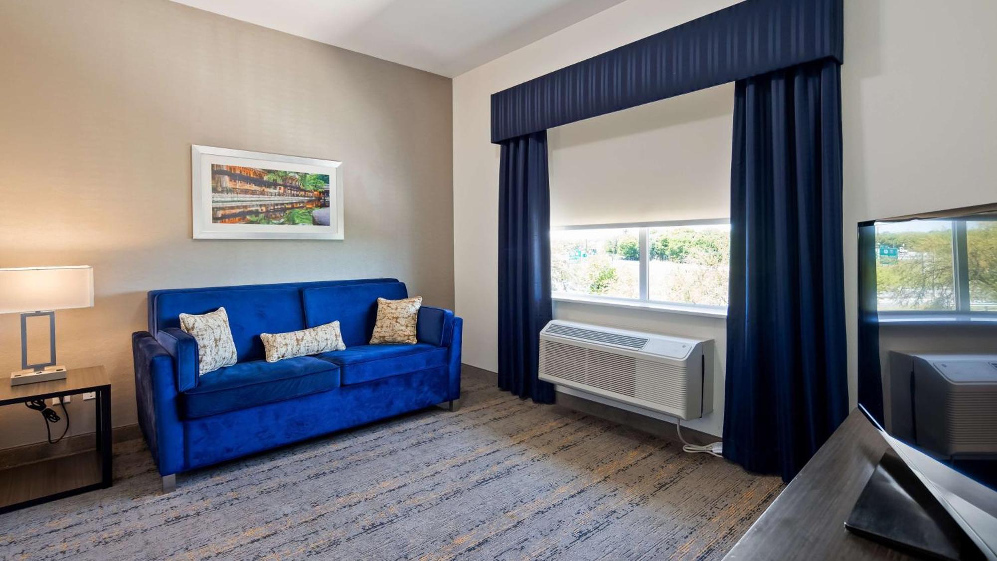 Queen Suite Two Queen Beds Sofa Bed