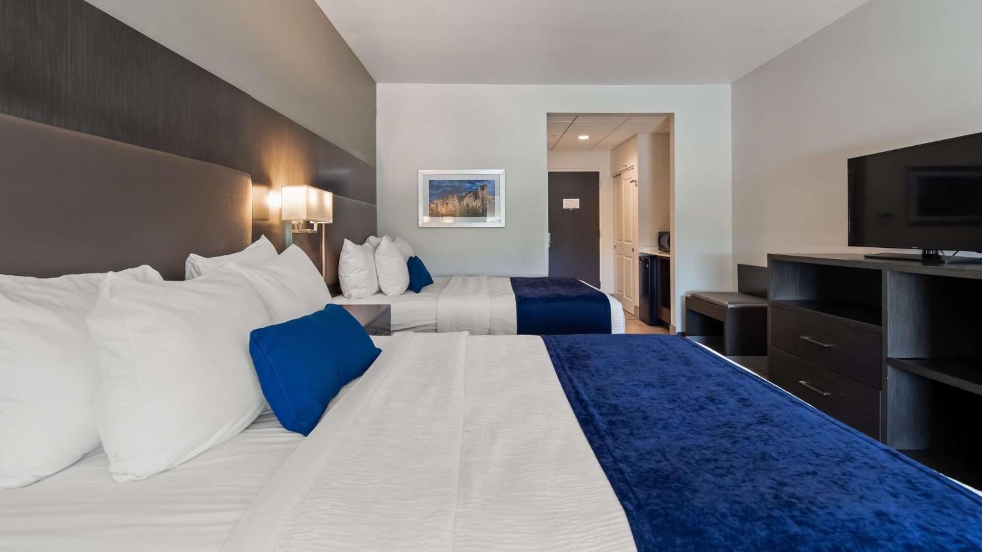 Queen Room Two Queen Beds