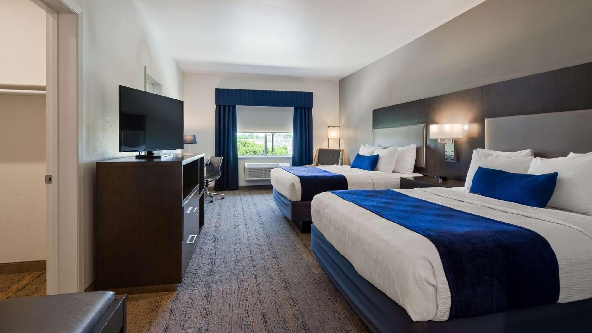 Queen Room Two Queen Beds