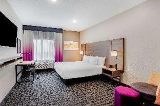 King Room Roll Shower Mobility or Hearing Accessible Non-Smoking