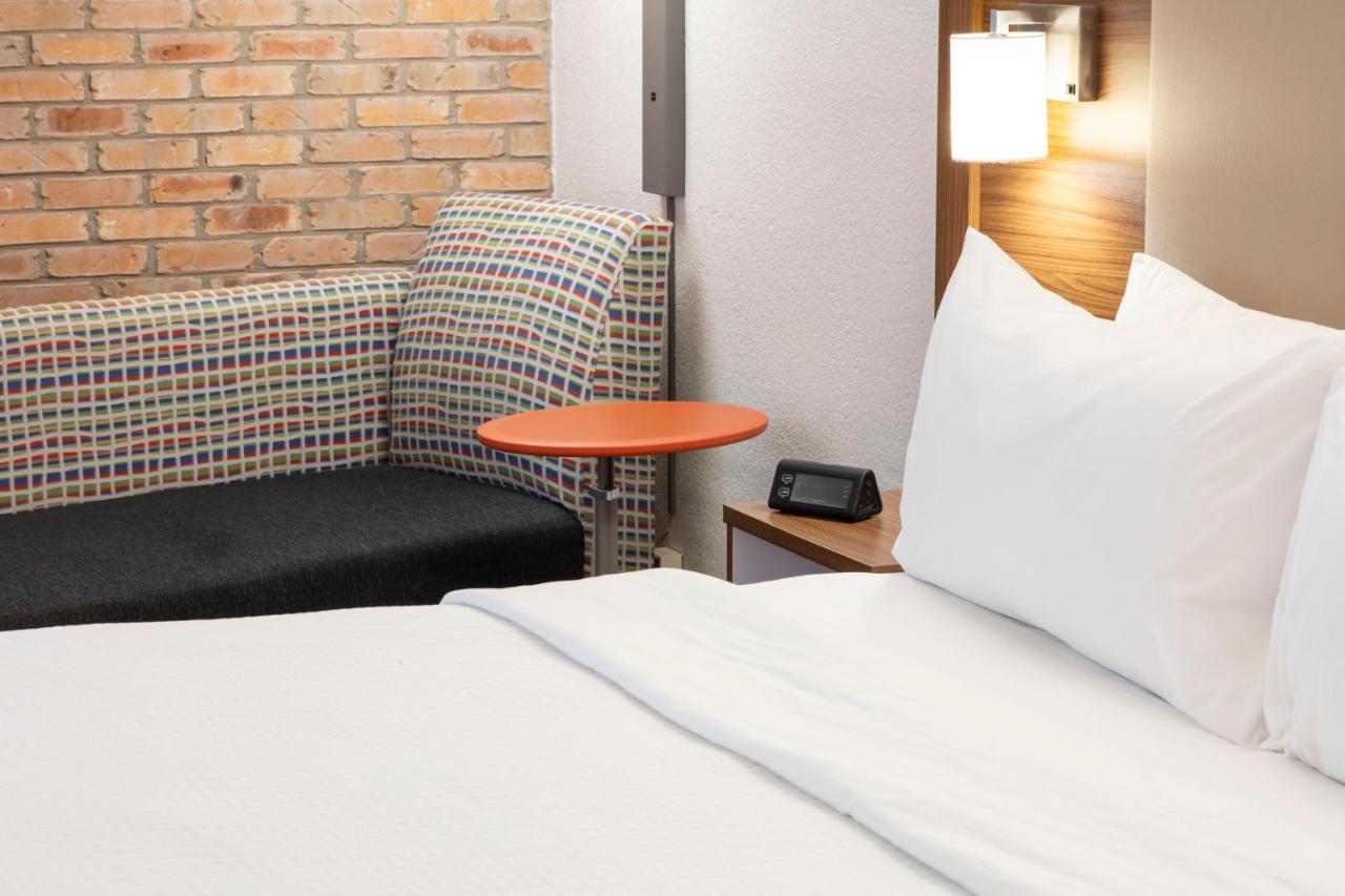 Standard Room,1708142341:JPEG