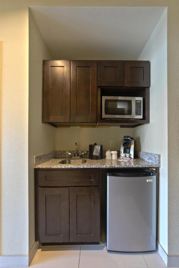 One-Bedroom King Suite