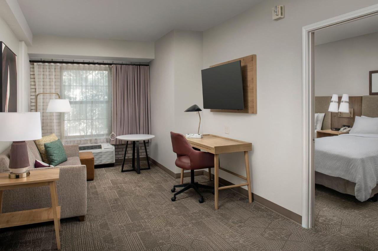 One-Bedroom Suite Two Queen Beds