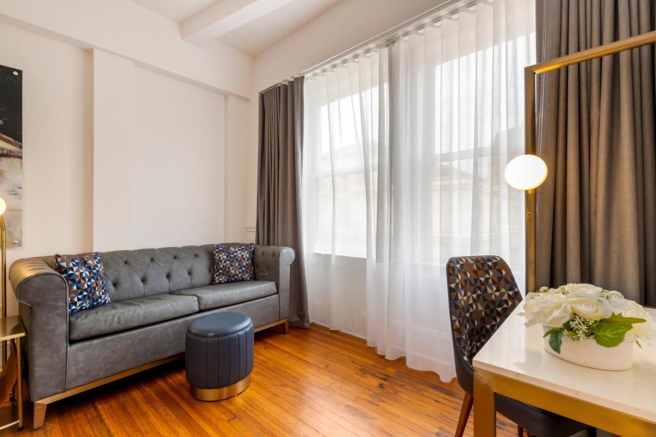 One-Bedroom King Suite Sofa Bed