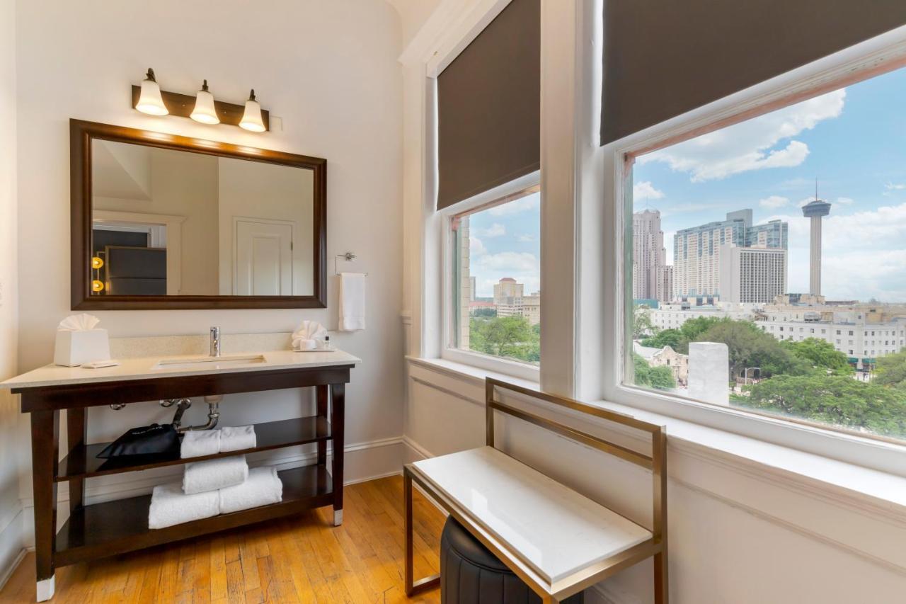 King Room View of Alamo