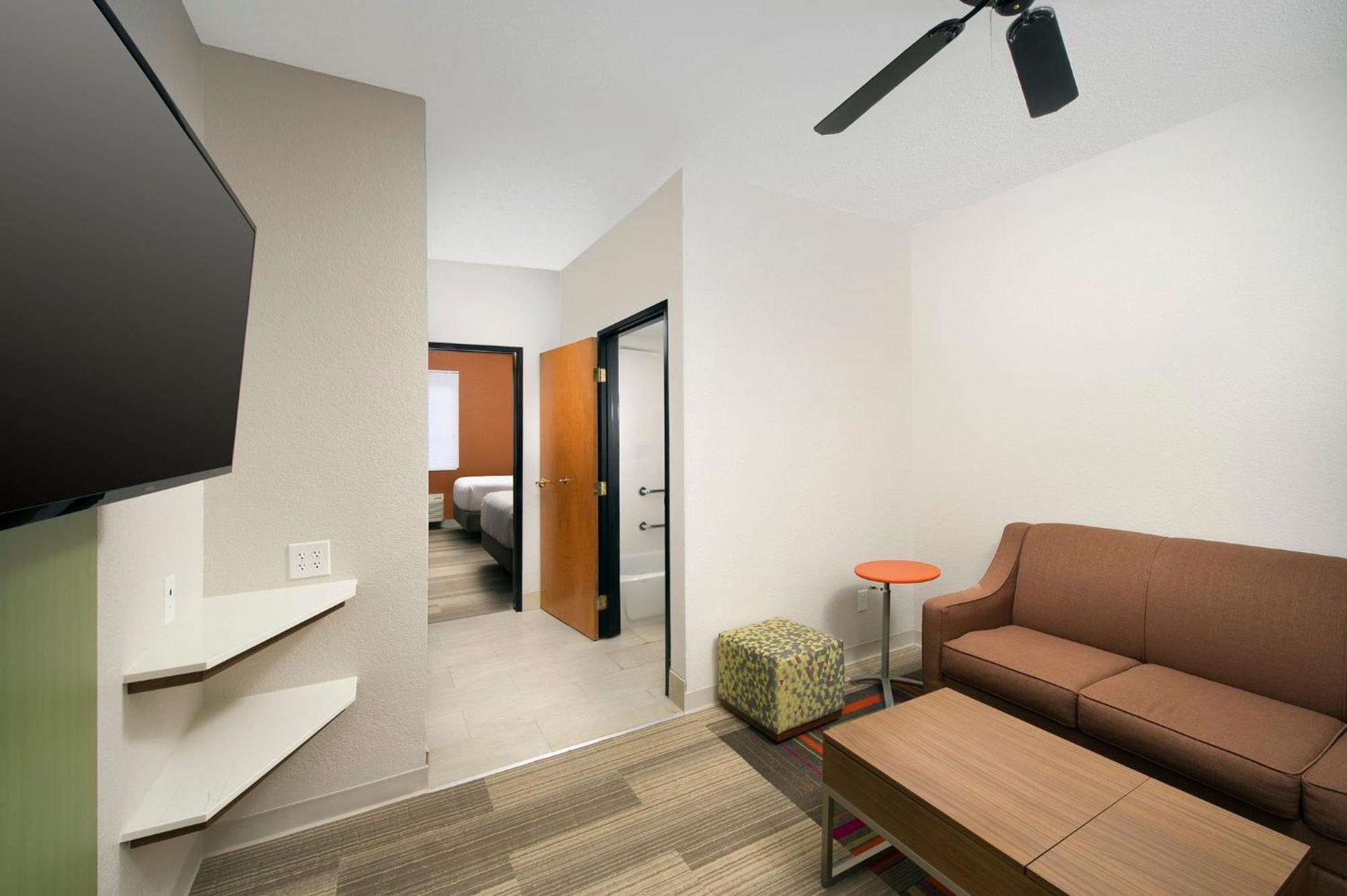 Suite Mobility Accessible Tub Non-Smoking