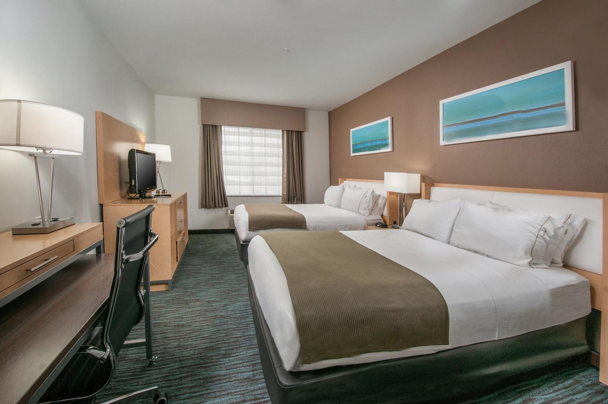 One-Bedroom Suite Two Queen Beds,1438693906:JPEG