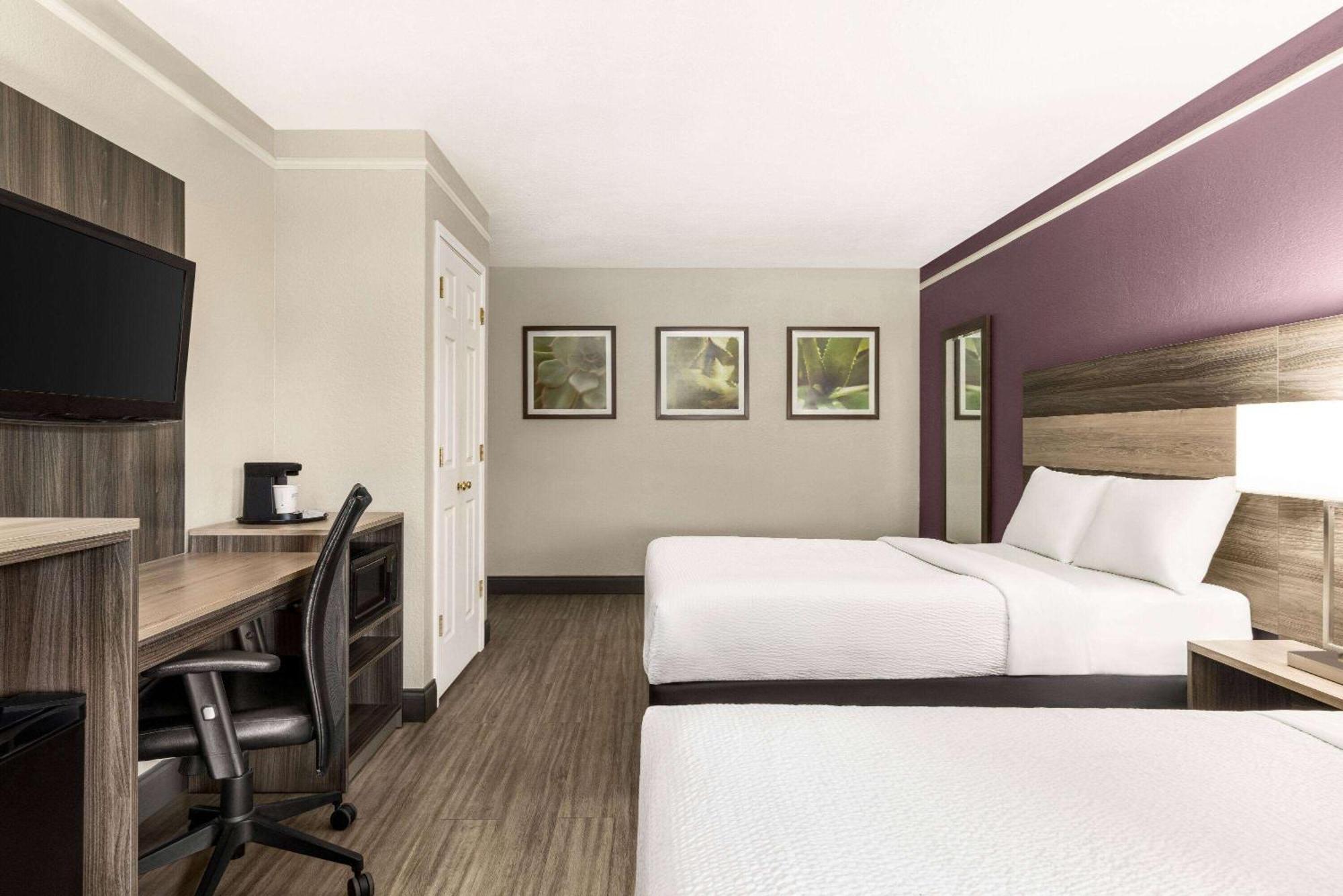 Room Two Double Beds