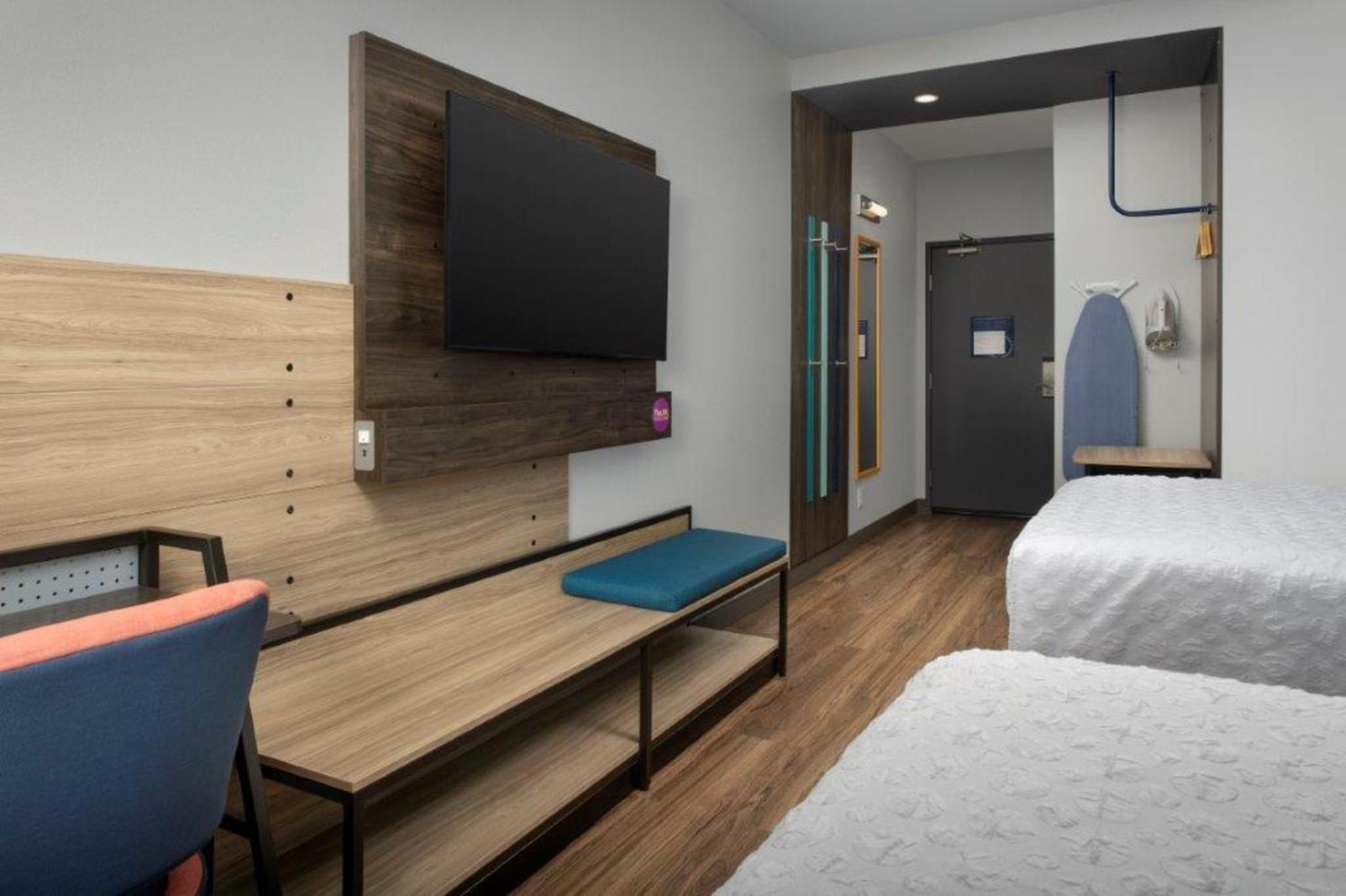 Queen Room Two Queen Beds