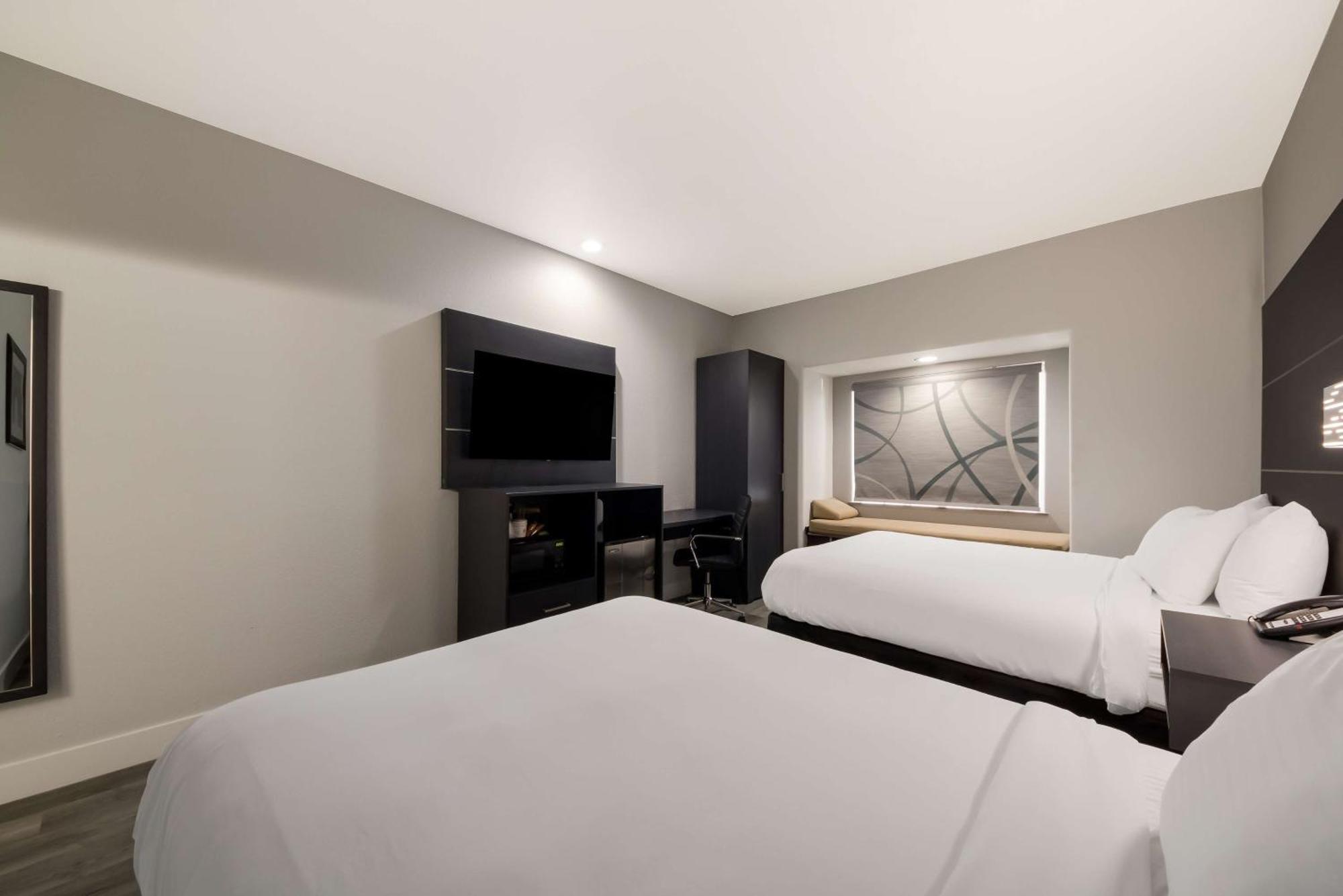 Double Room Two Double Beds Non-Smoking
