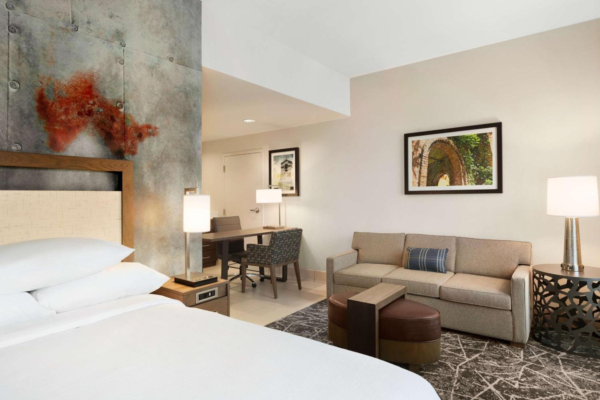 King Studio Suite