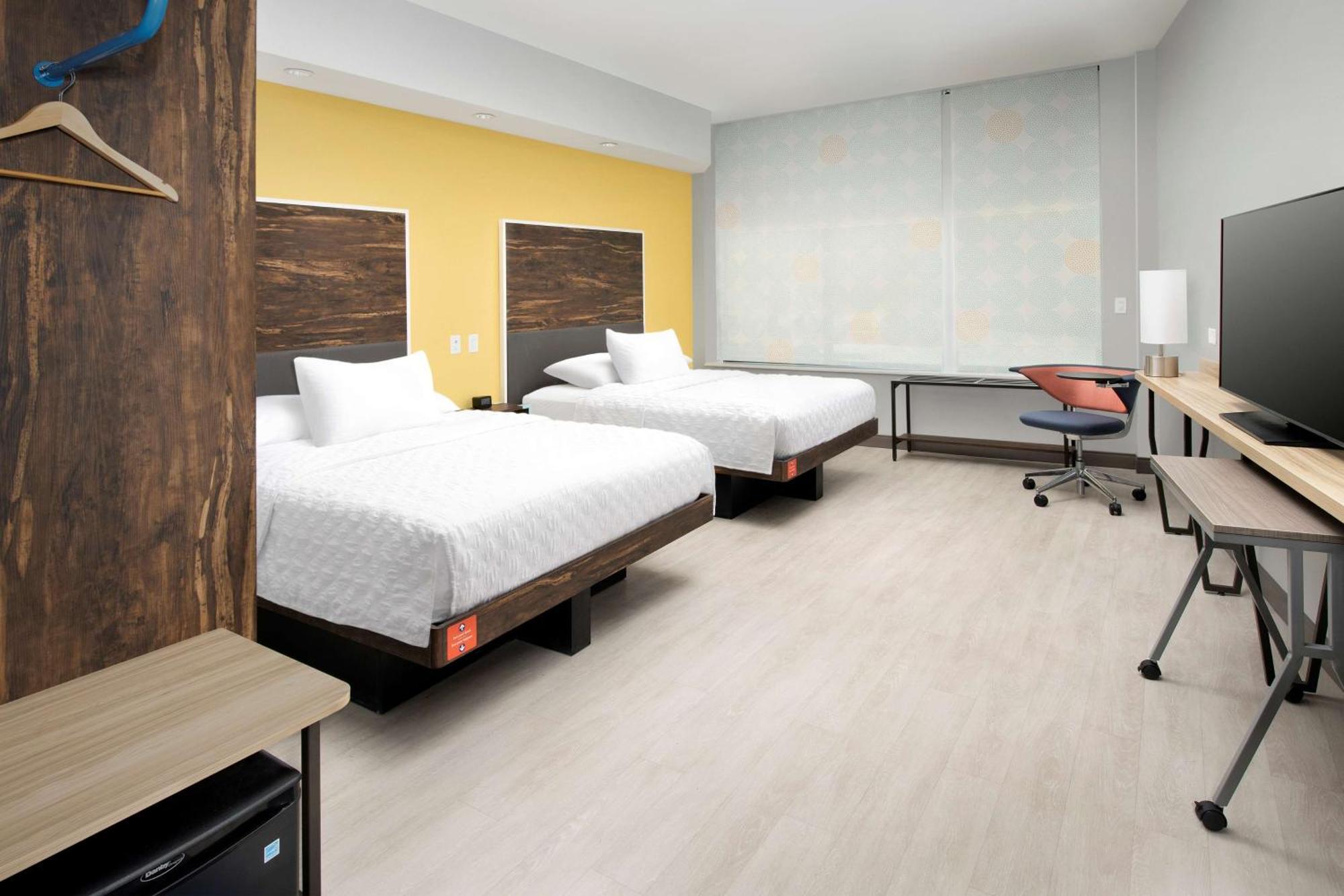 Queen Room Two Queen Beds Hearing Access