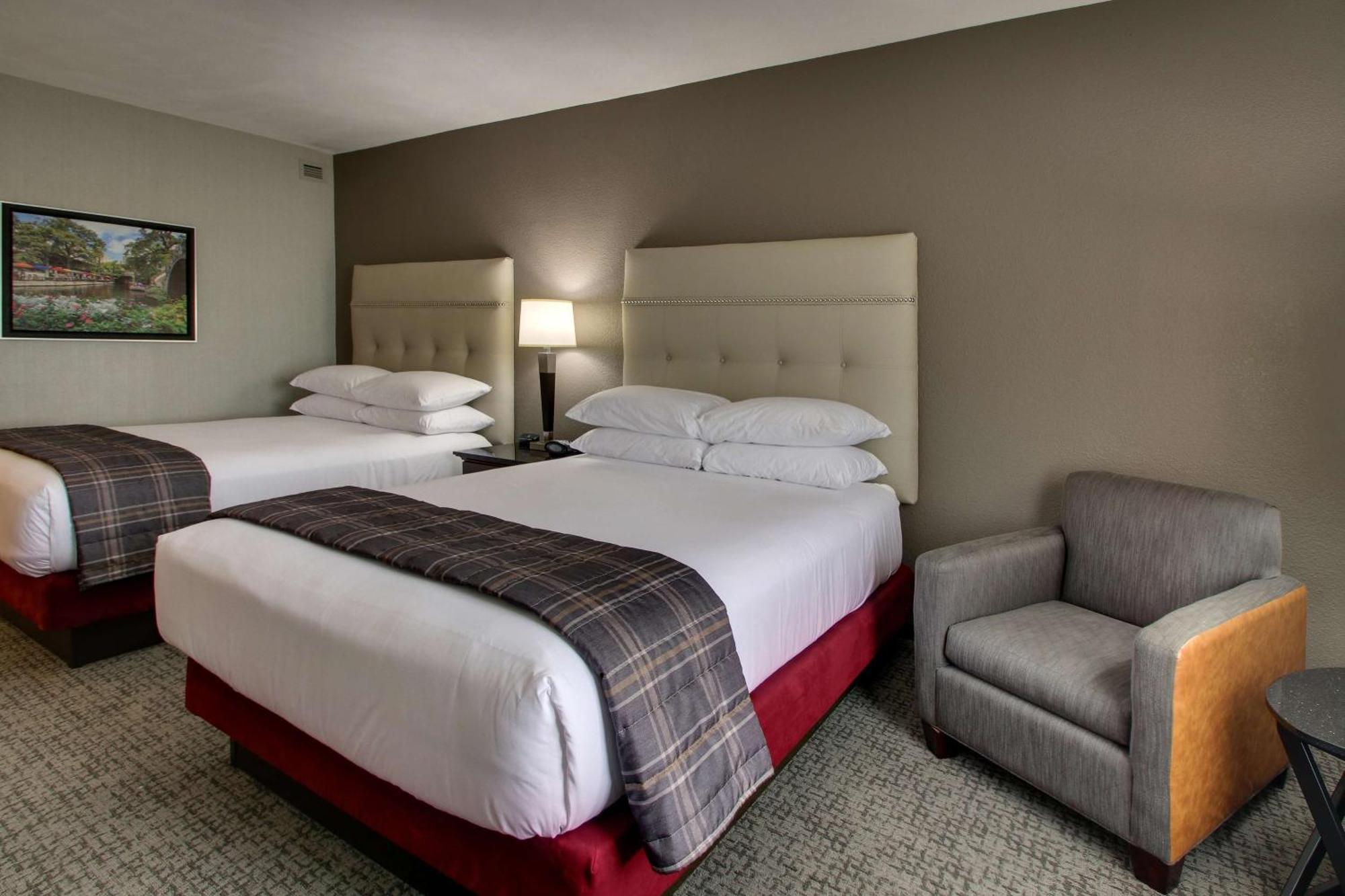 Deluxe Queen Room Two Queen Beds