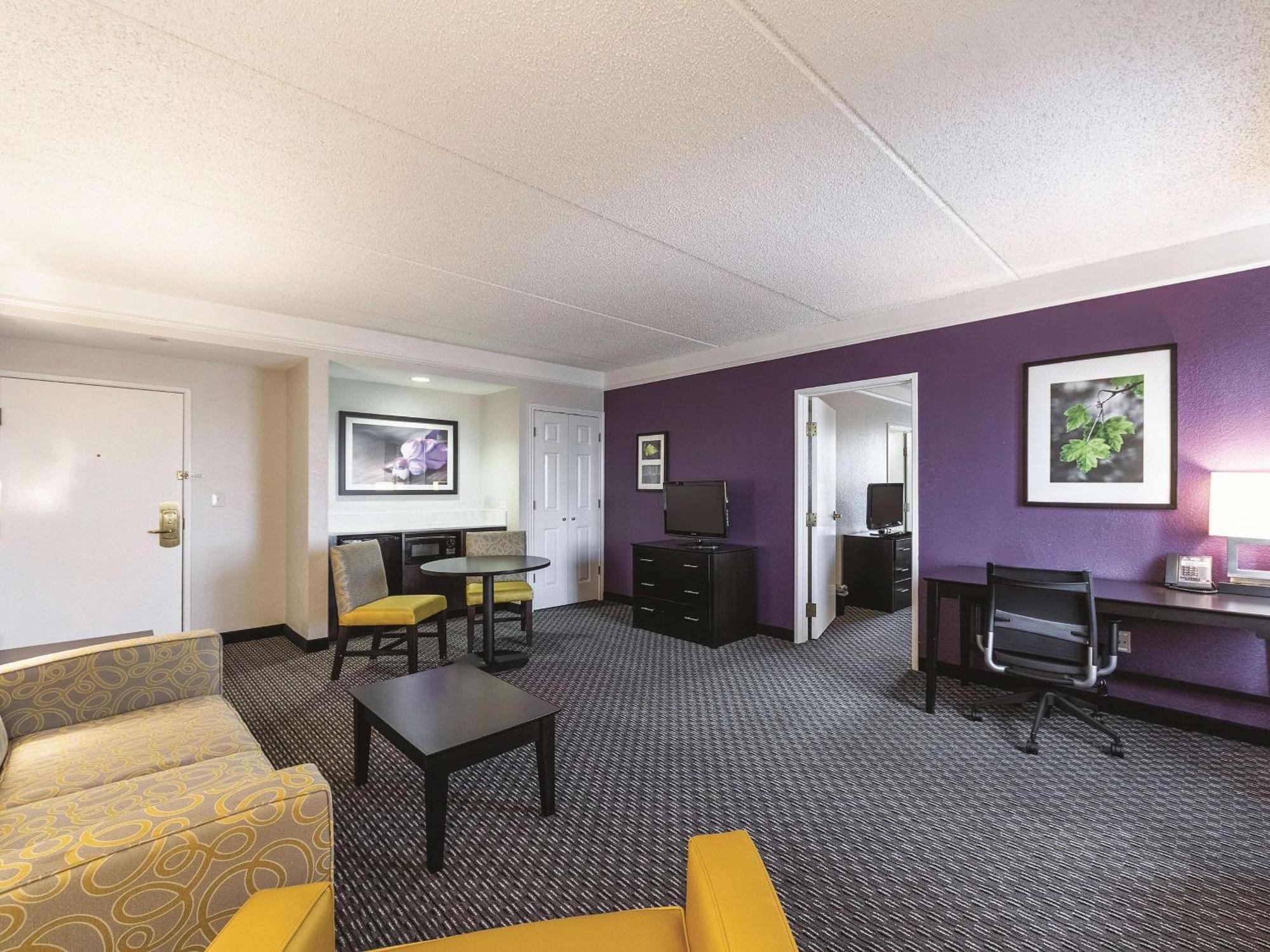 King Suite with Spa Bath,1587497878:JPEG
