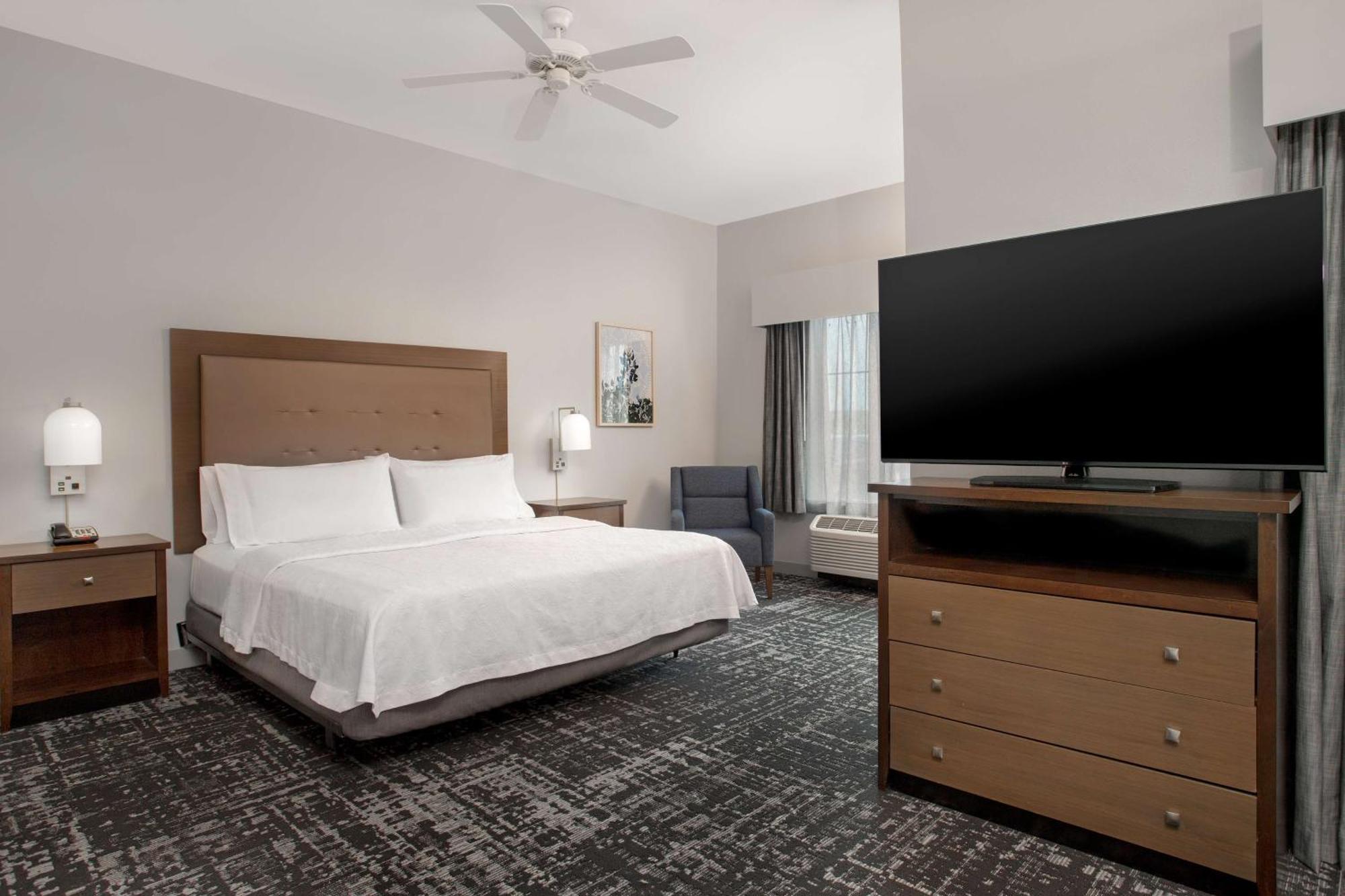 King Studio Suite Hearing Access or Non-Smoking
