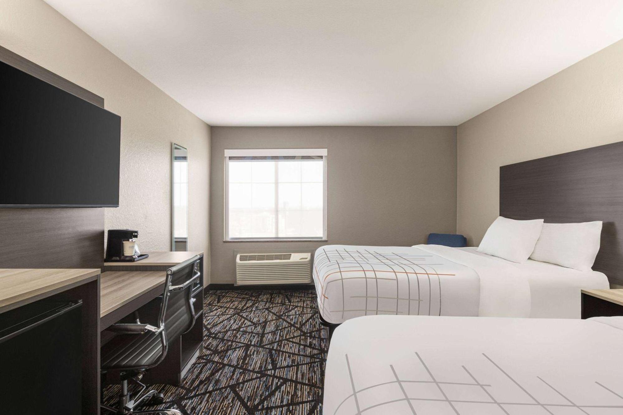 Queen Room Two Queen Beds Bath Tub Mobility Accessible or Non-Smoking
