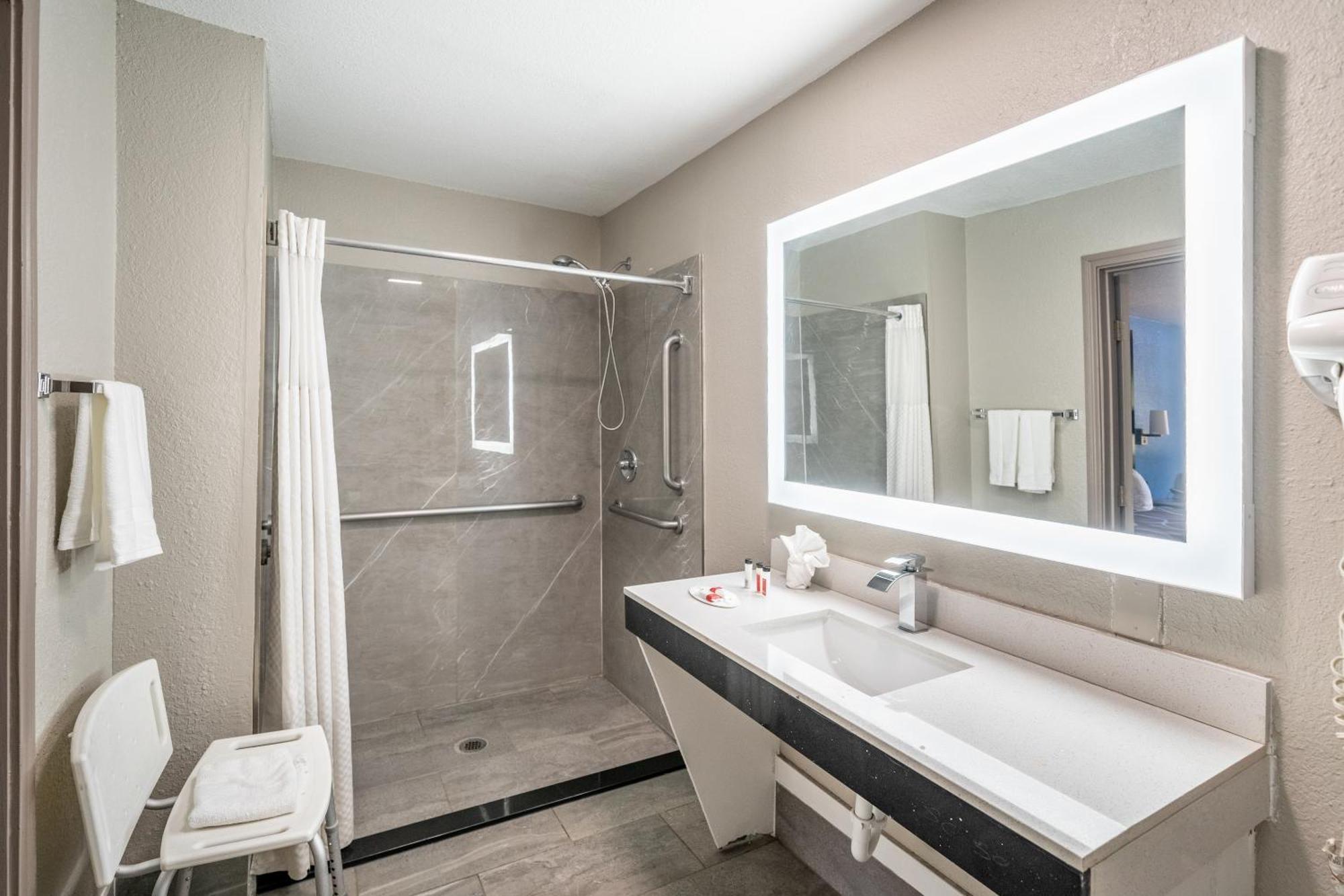 King Room Roll Shower Mobility or Hearing Accessible Non-Smoking