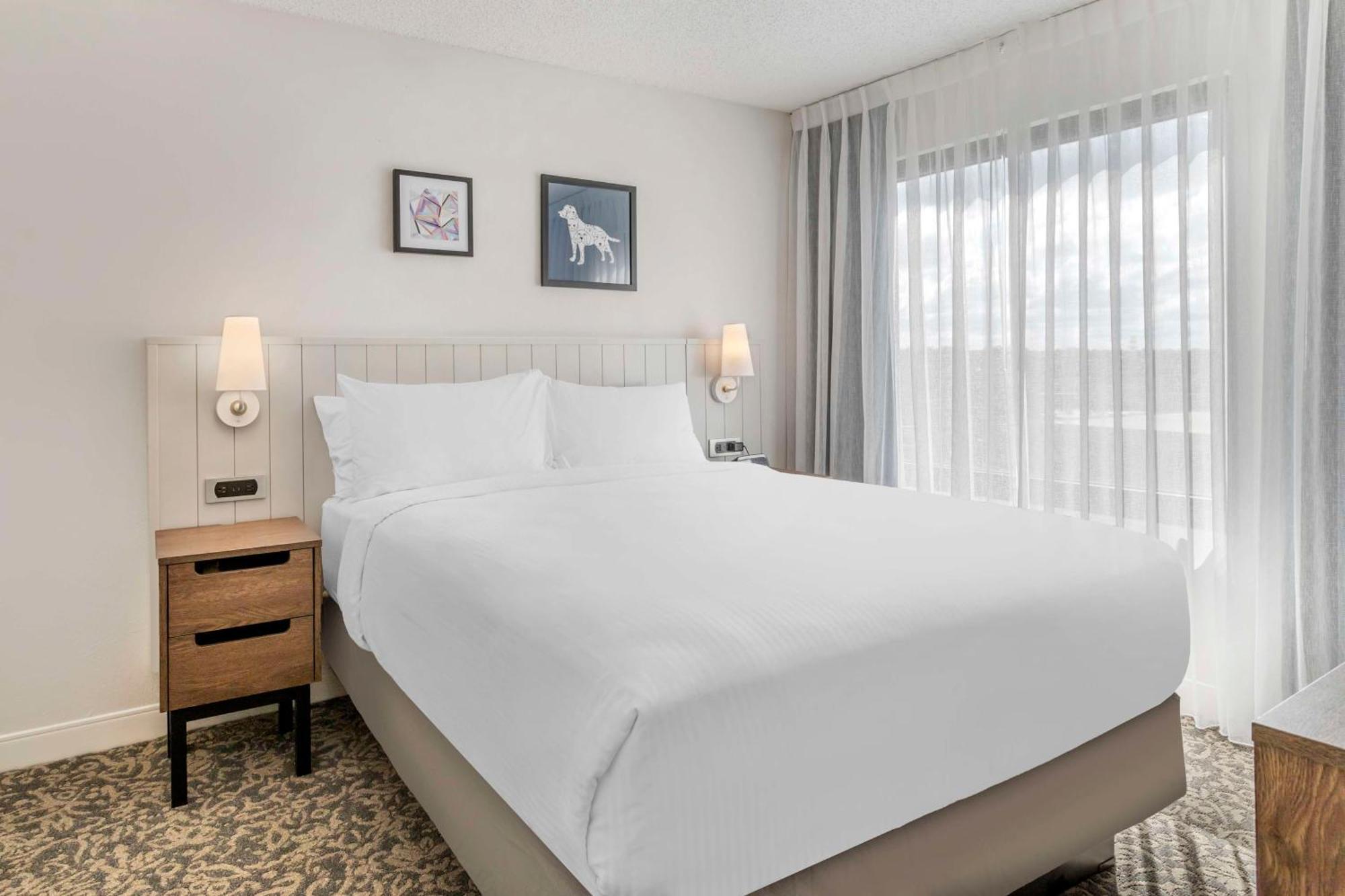 One Bedroom Suite Queen