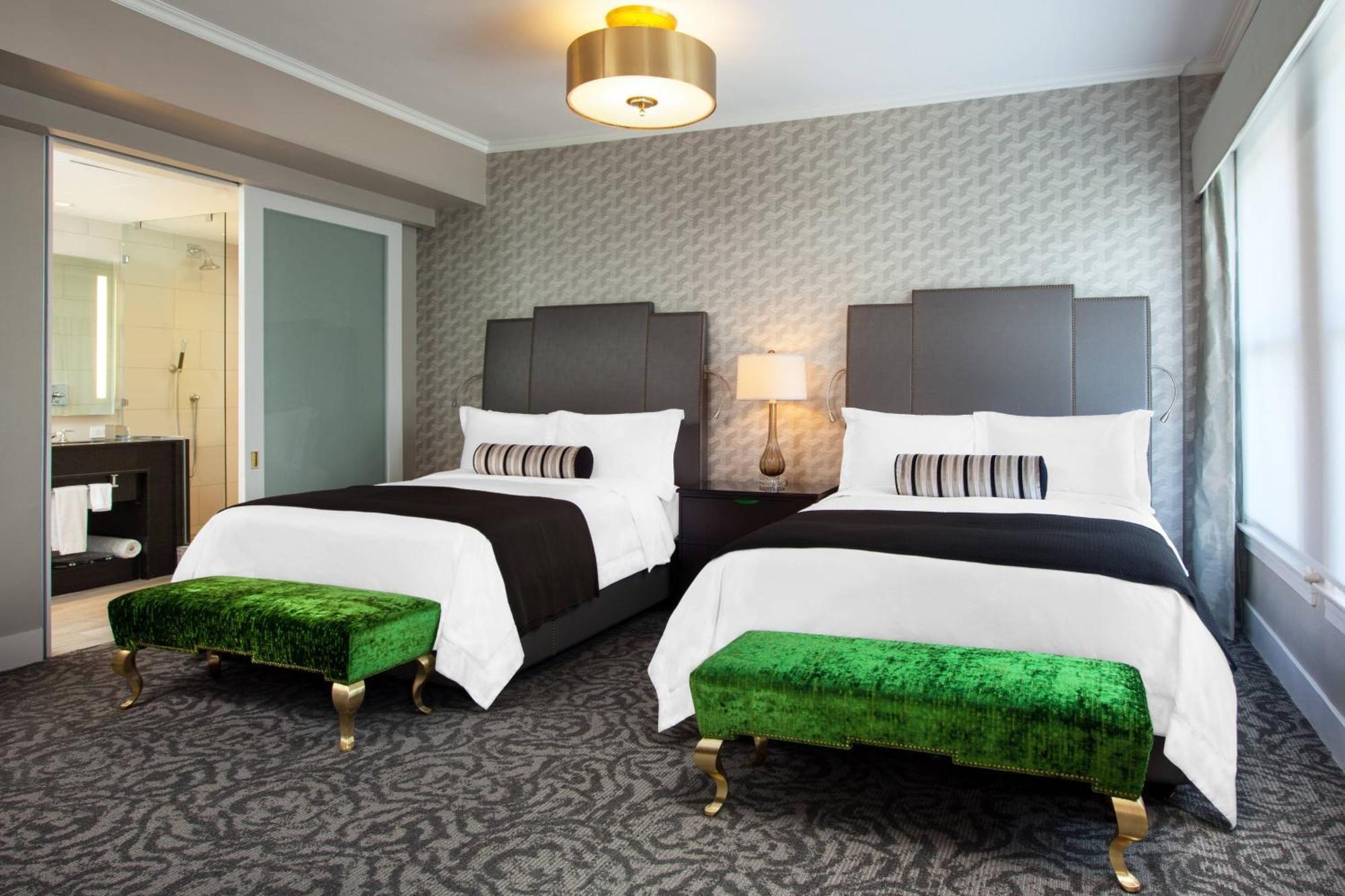 Guest room 2 Queen Garden view