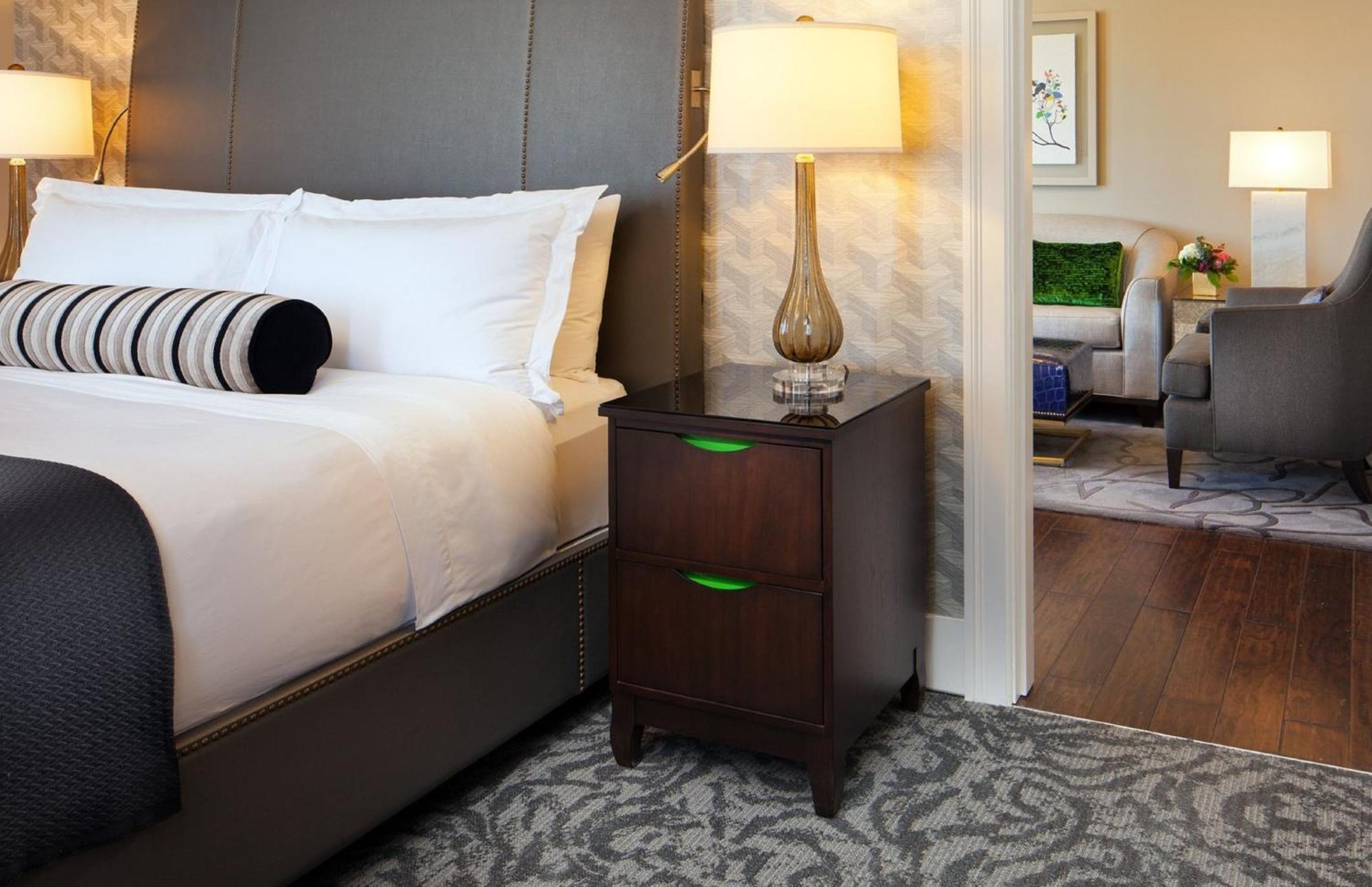 One-Bedroom King Suite