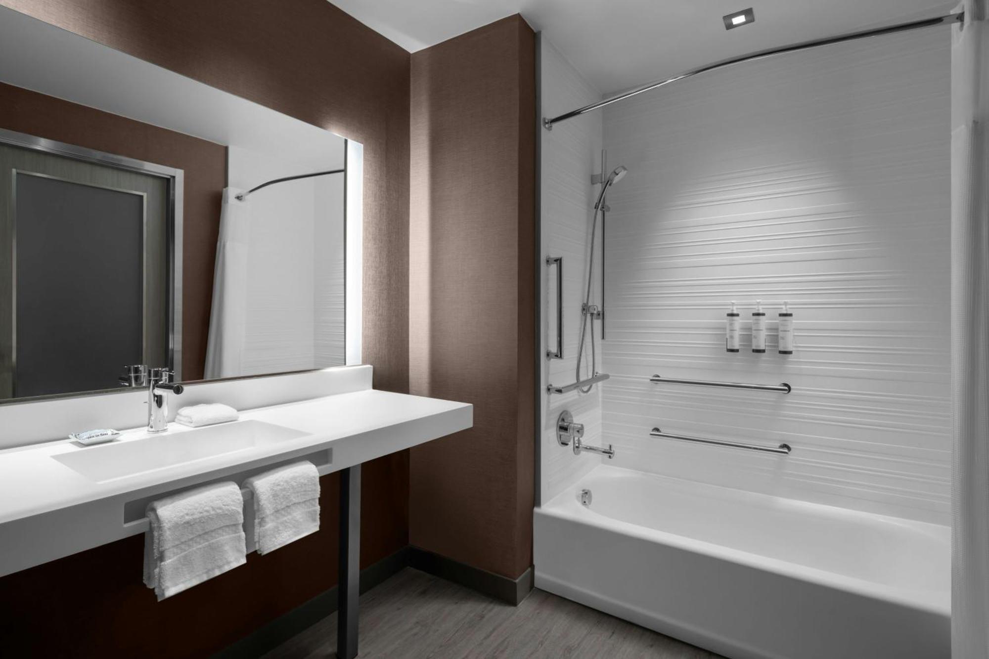 Queen Room City View