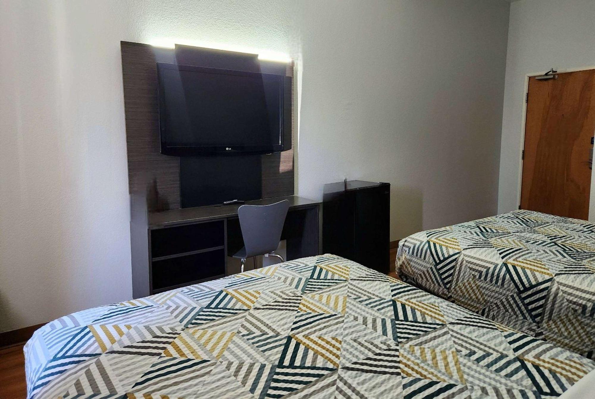Double Room Two Double Beds Non-Smoking