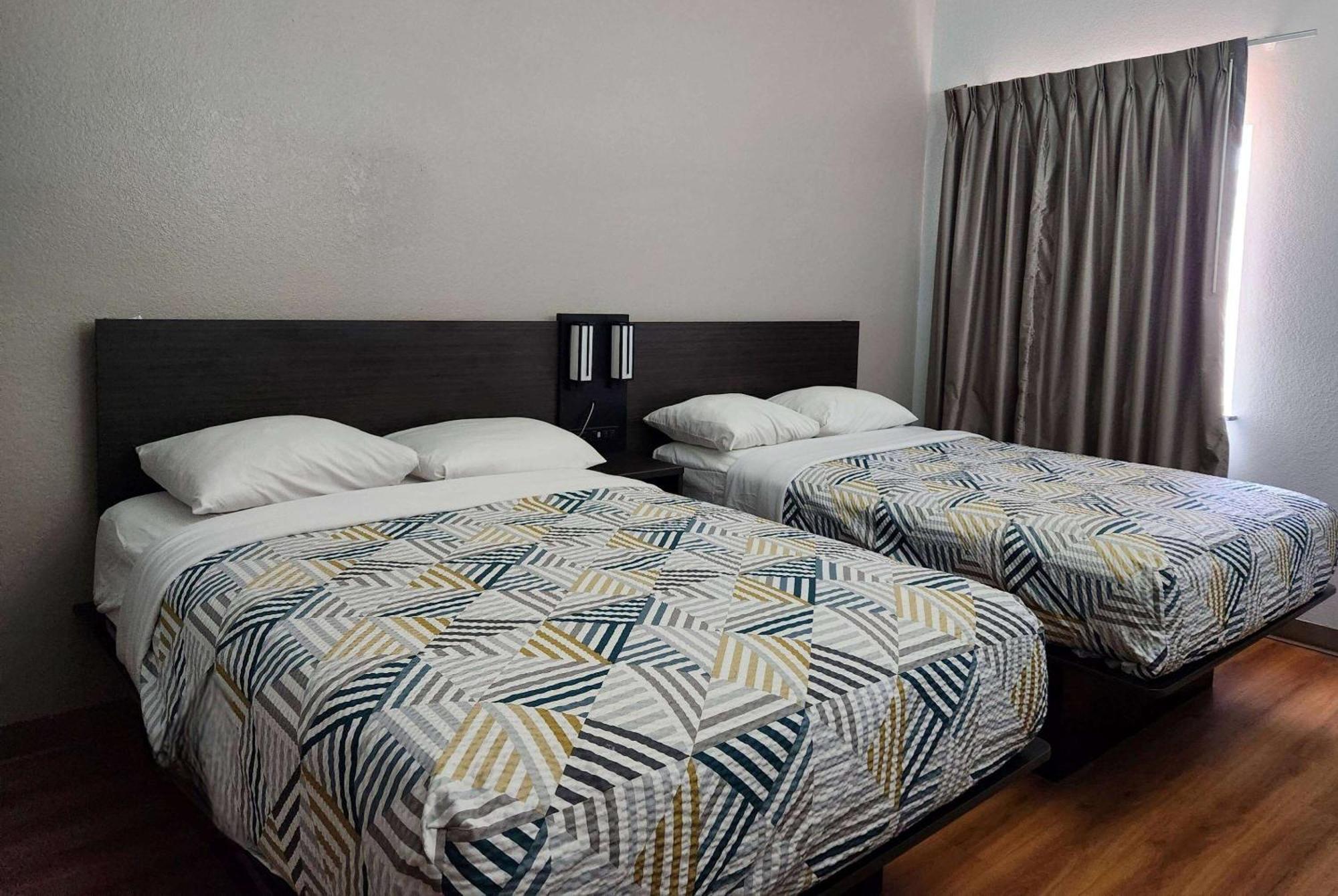 Double Room Two Double Beds Non-Smoking