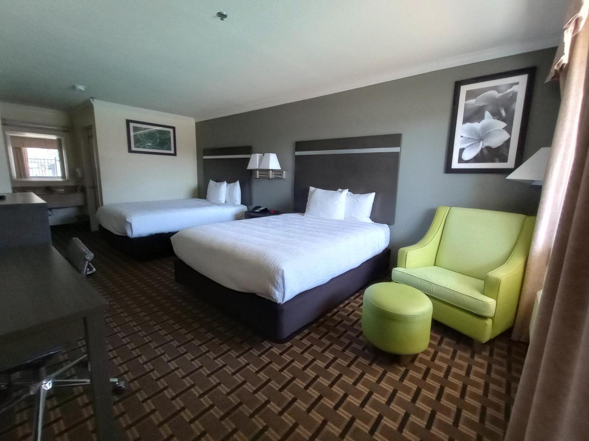 Queen Room Two Queen Beds Non-Smoking