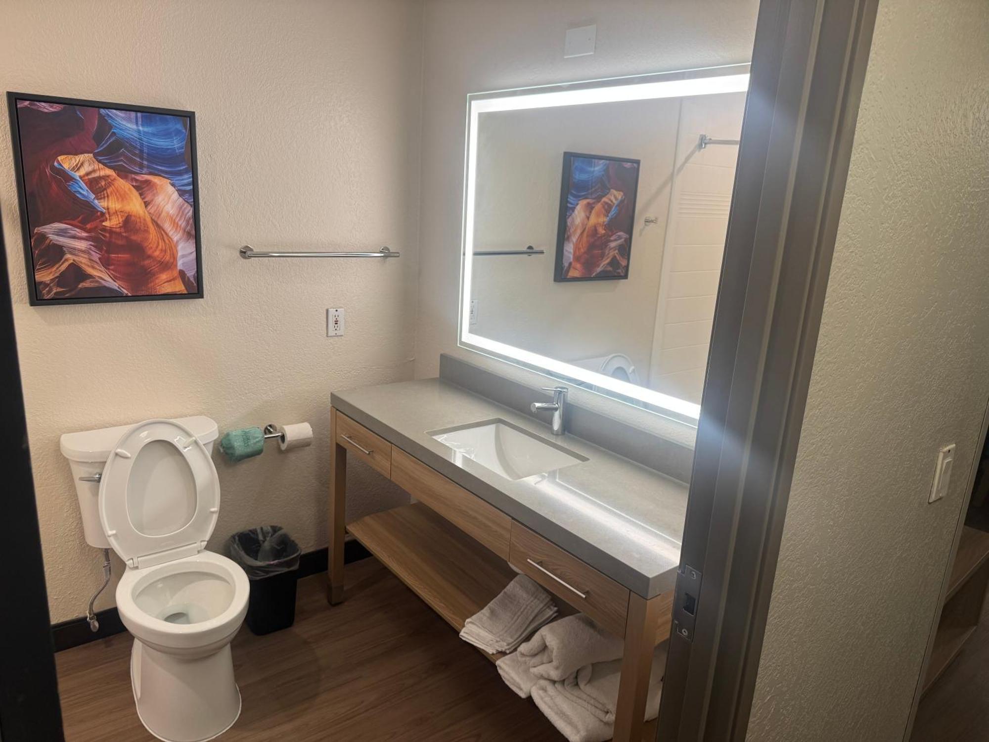 Studio Suite Two Queen Beds Non-Smoking