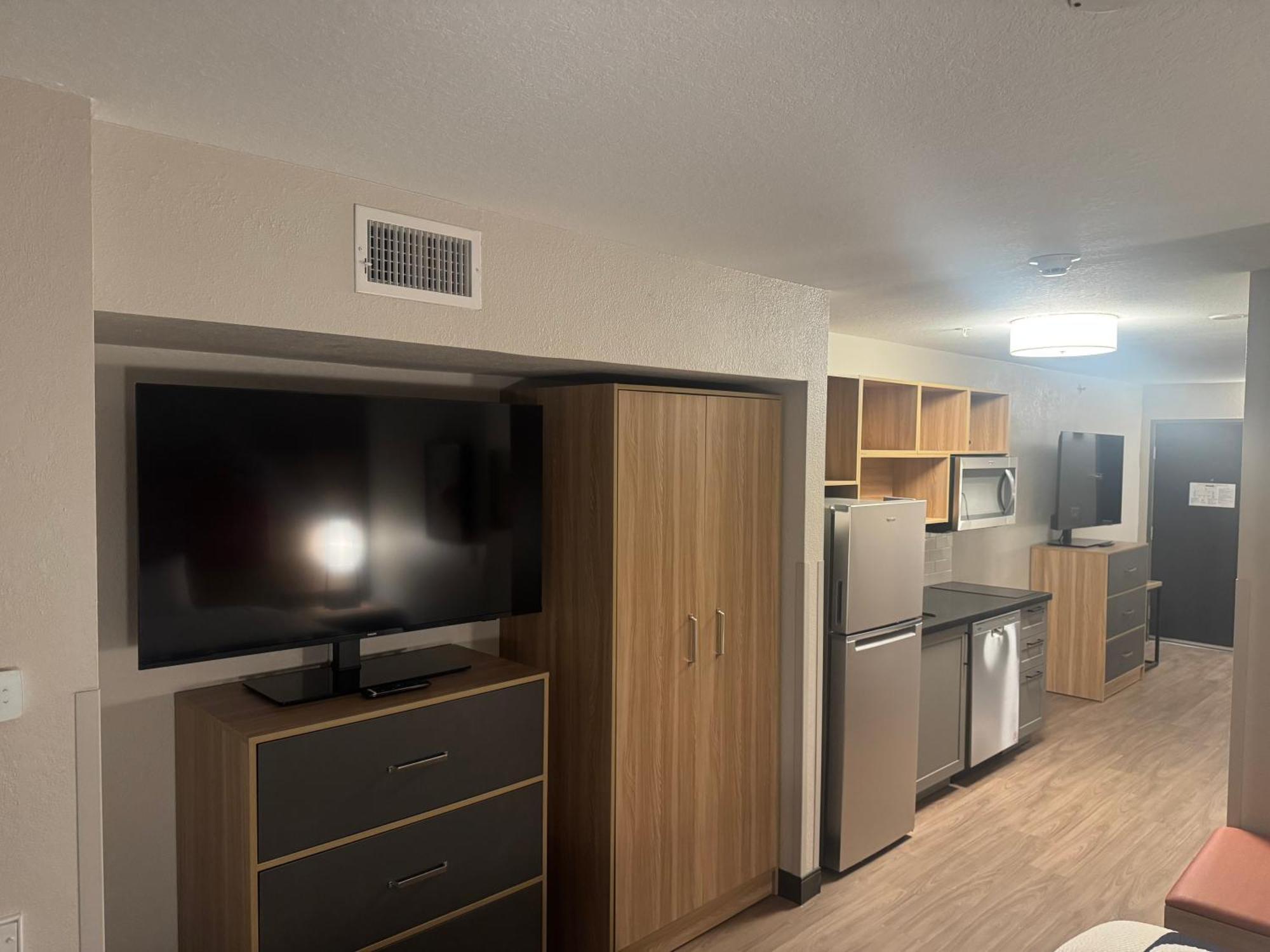 King Studio Suite