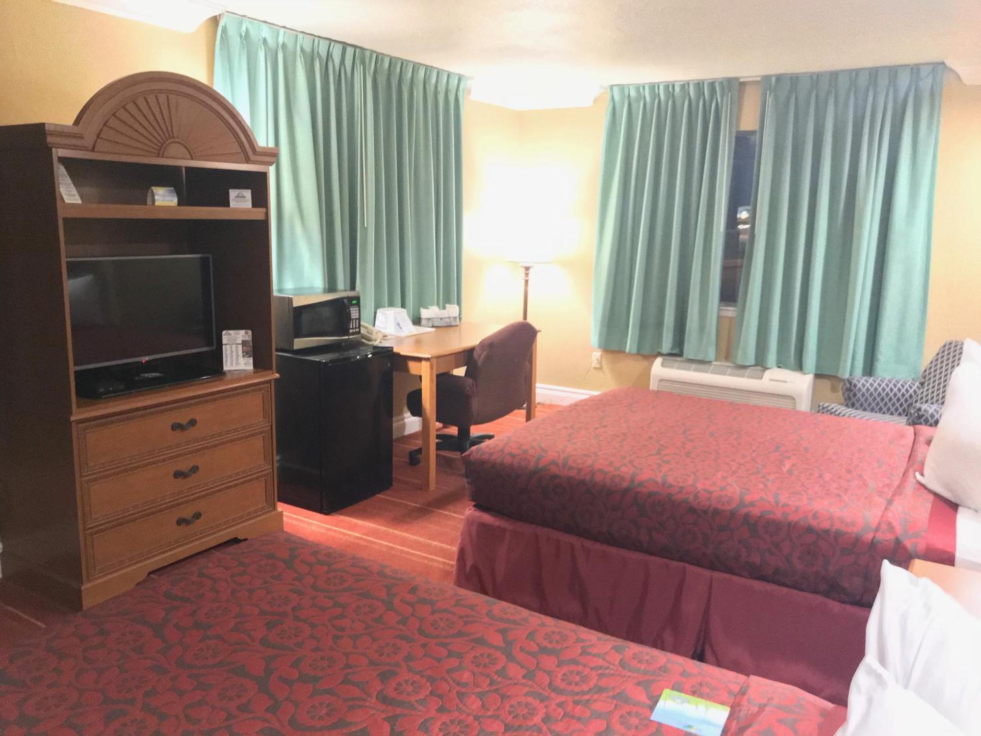 NQQ1 Queen Room Two Queen Beds Non-Smoking