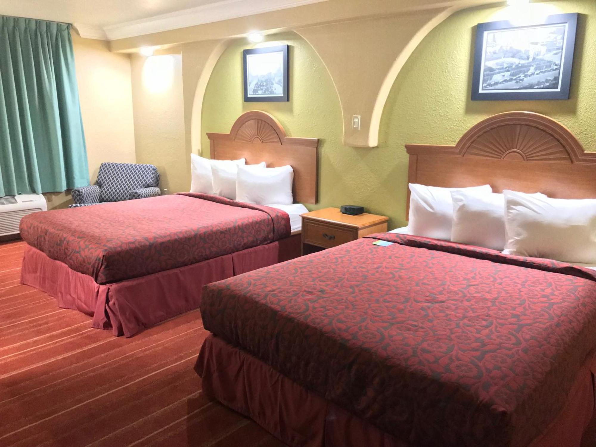 NQQ1 Queen Room Two Queen Beds Non-Smoking