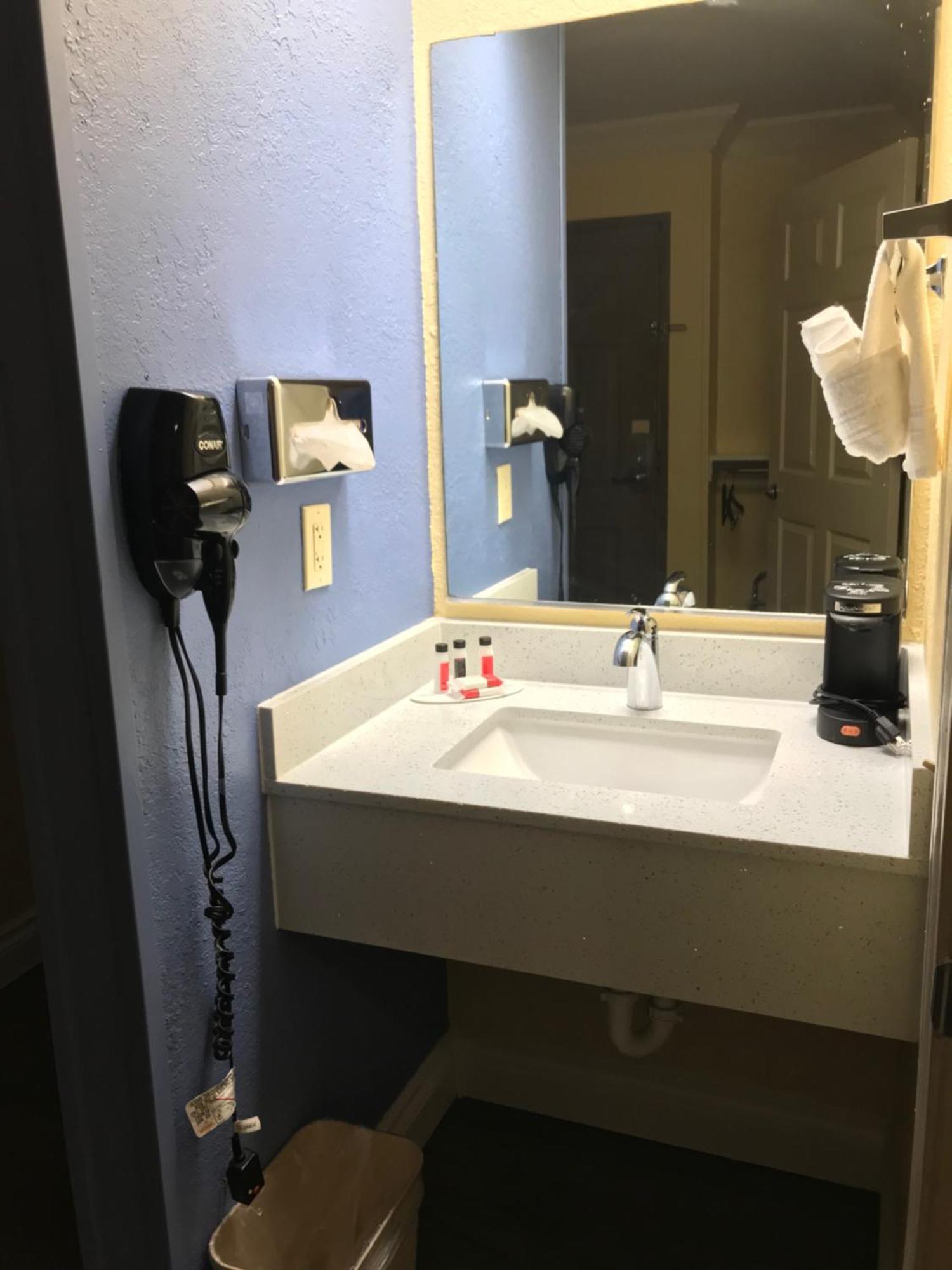 King Room Roll Shower Mobility or Hearing Accessible Non-Smoking