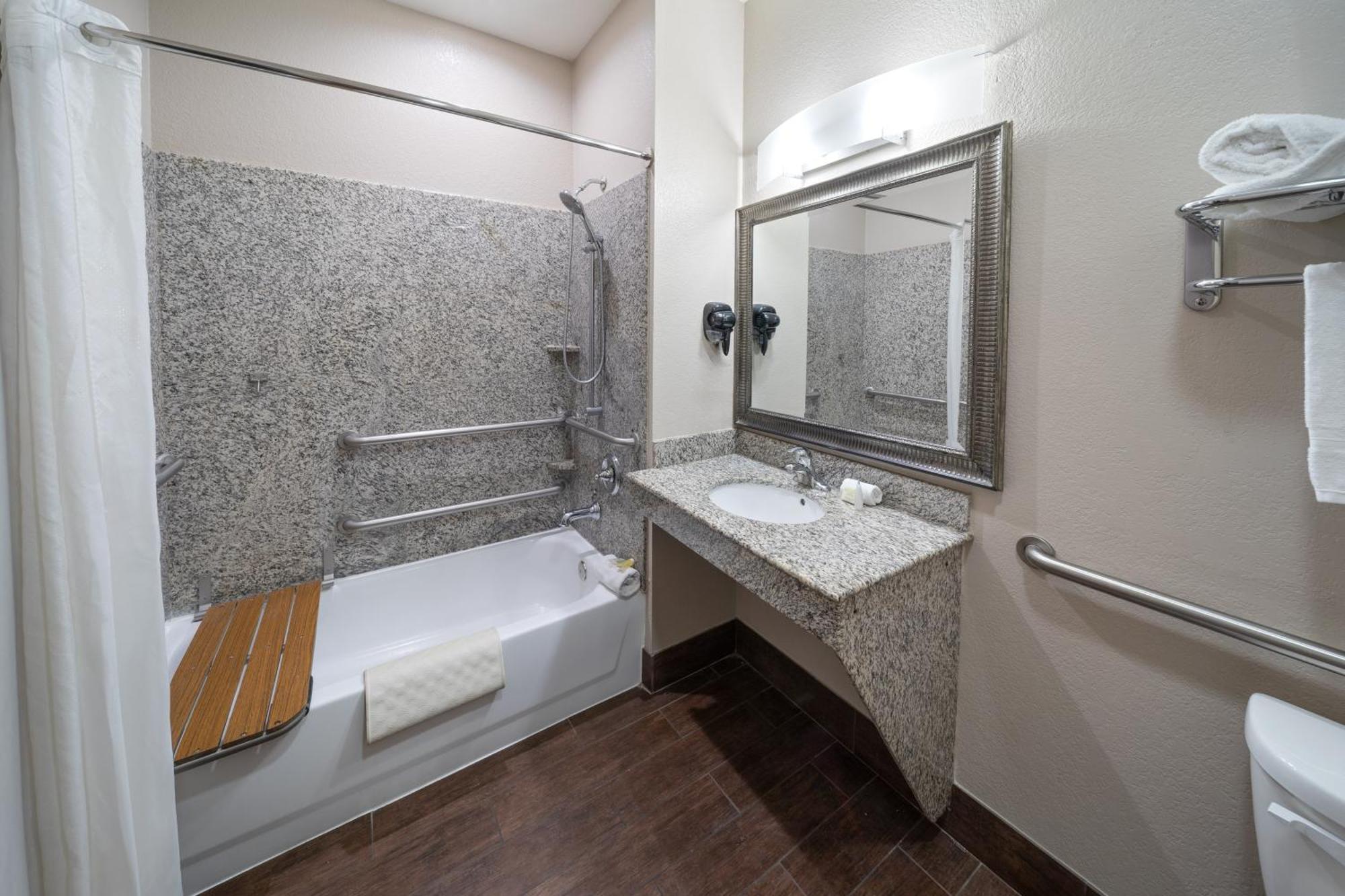 King Room Mobile or Hearing Access Bathtub Grab Bars Non-Smoking