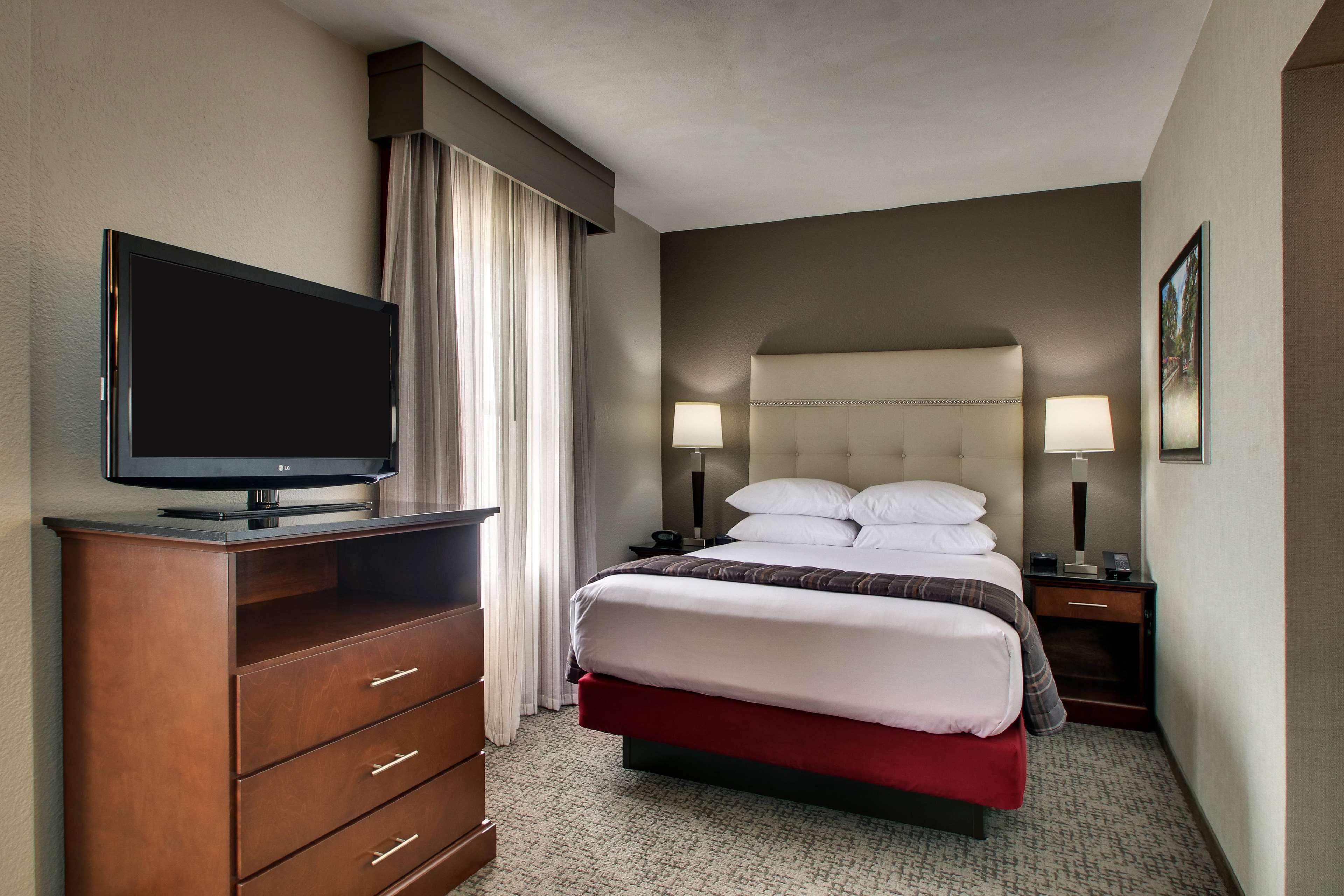 Queen Room Sofa Bed Kitchenette