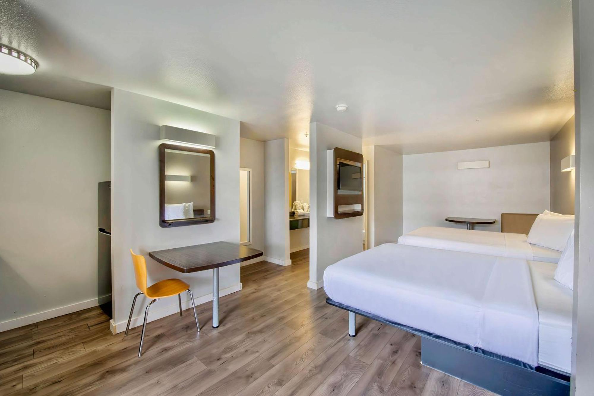 Quadruple Room Disability Access Roll Shower