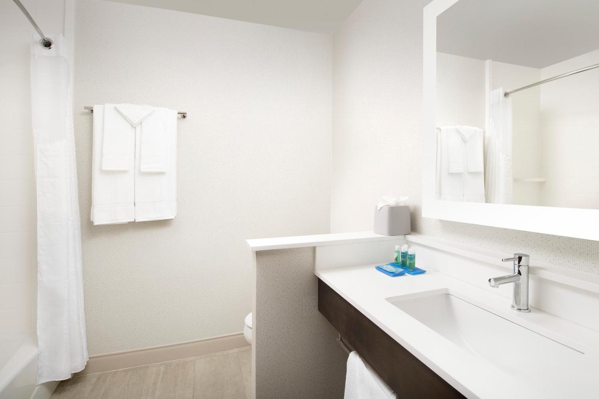 One-Bedroom Suite Hearing Accessible
