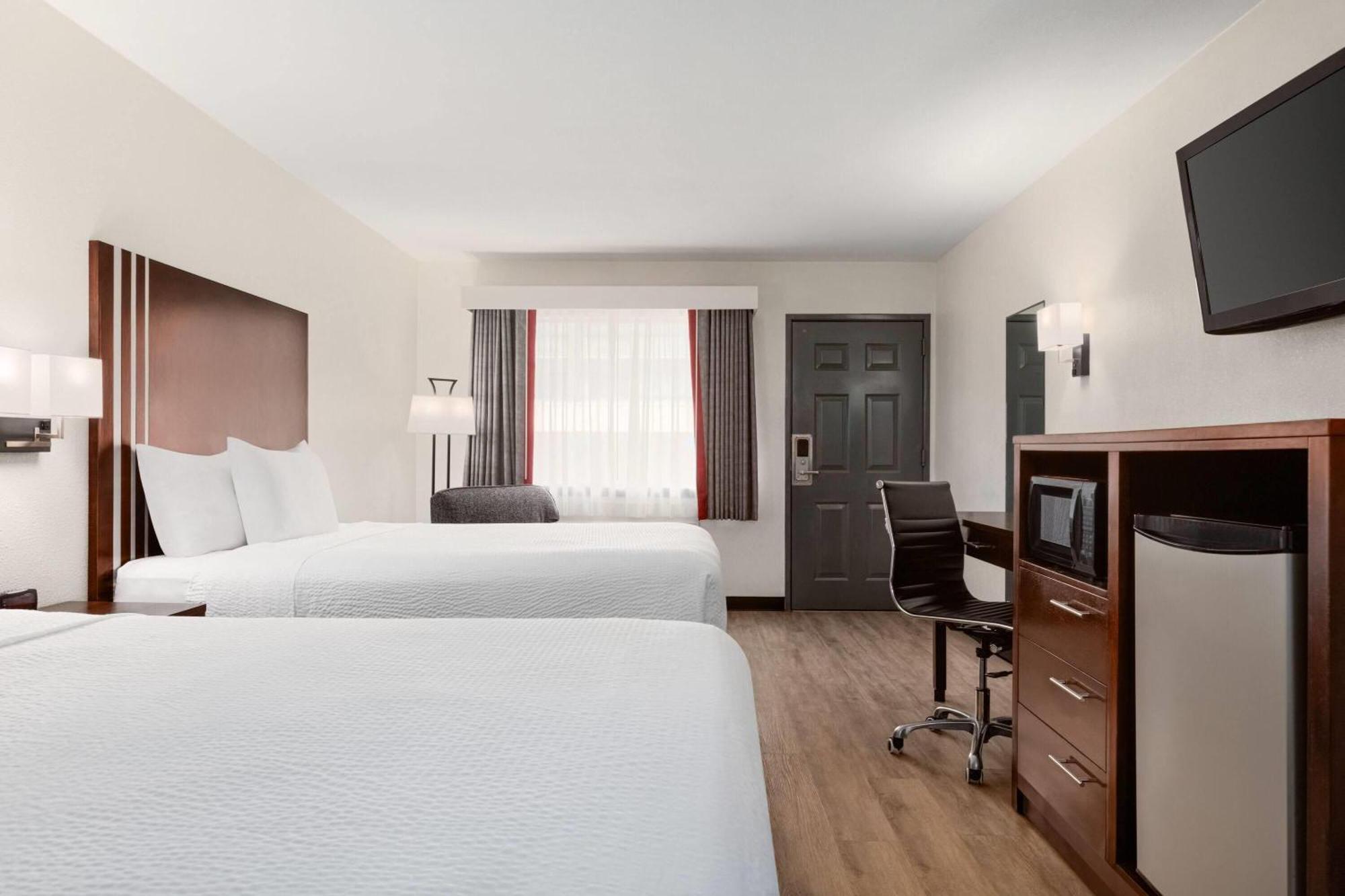Queen Room Two Queen Beds Non-Smoking