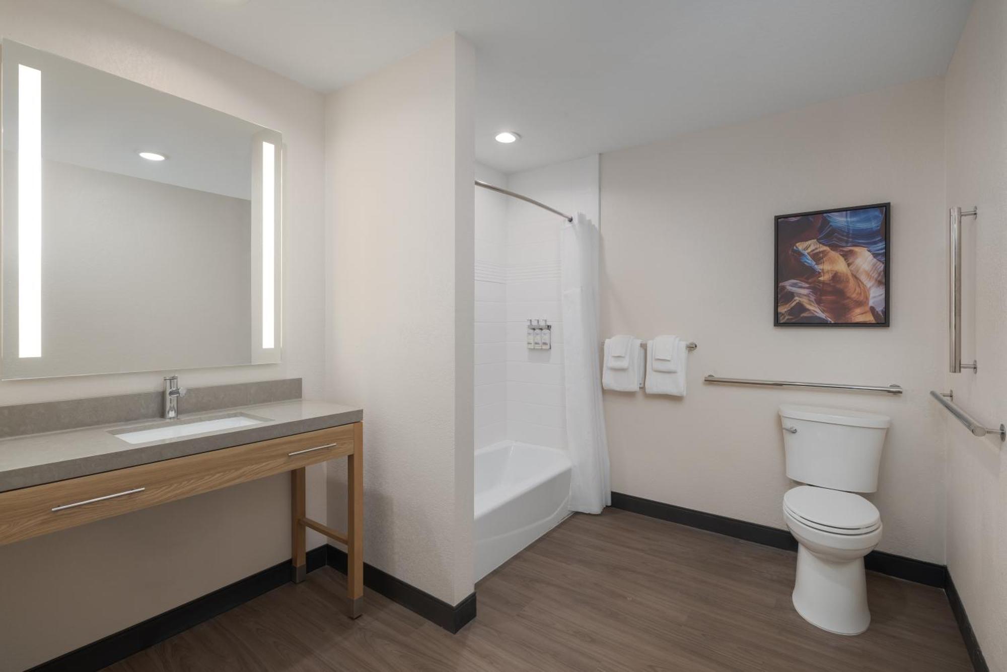 King Studio Suite