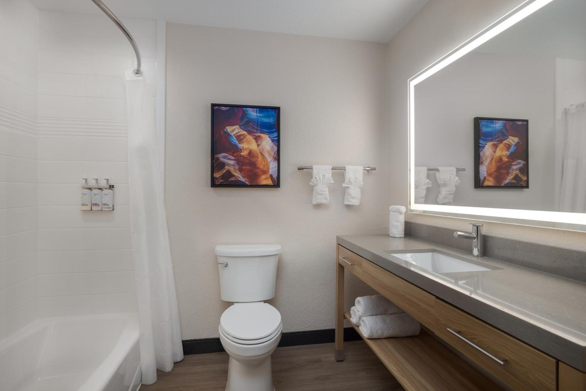 King Studio Suite