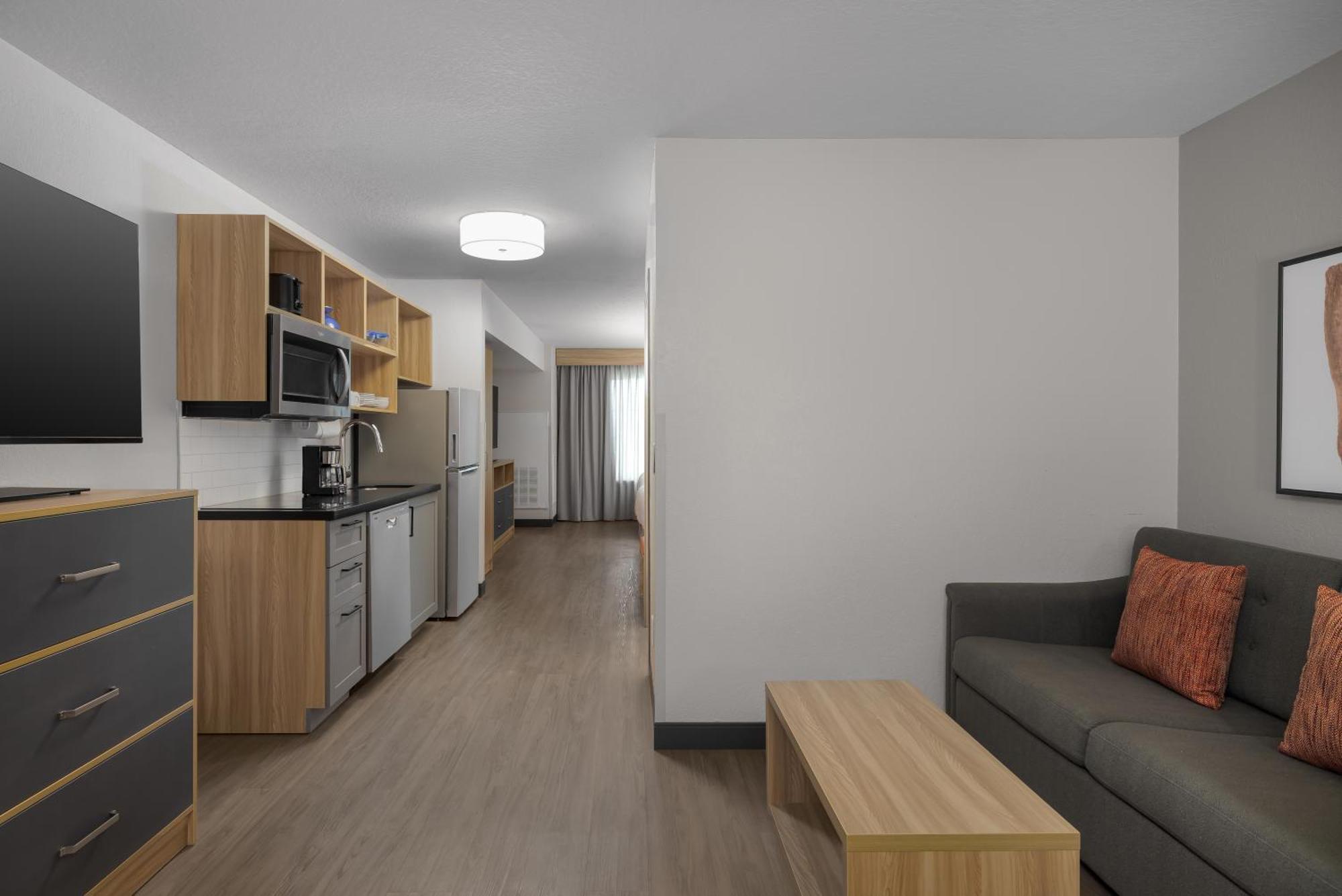 Studio Suite Two Queen Beds Non-Smoking