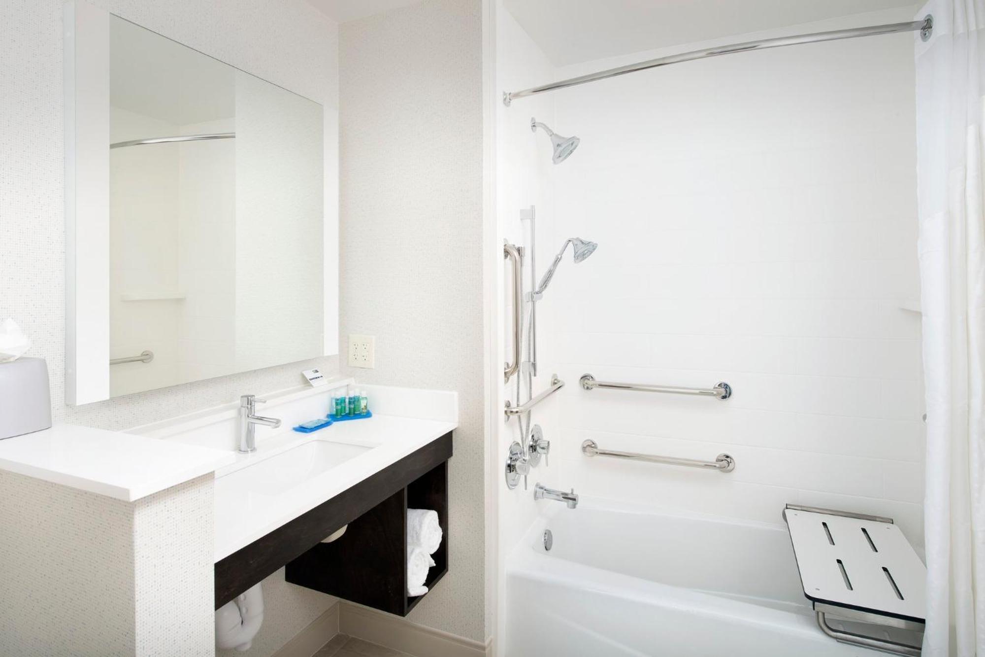 King Room Roll Shower Disability Access