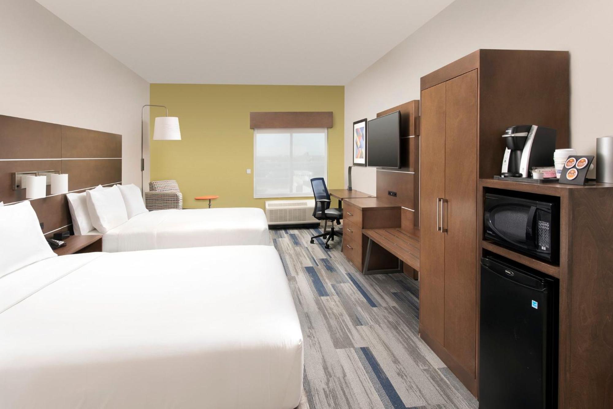 Standard Queen Room Two Queen Beds